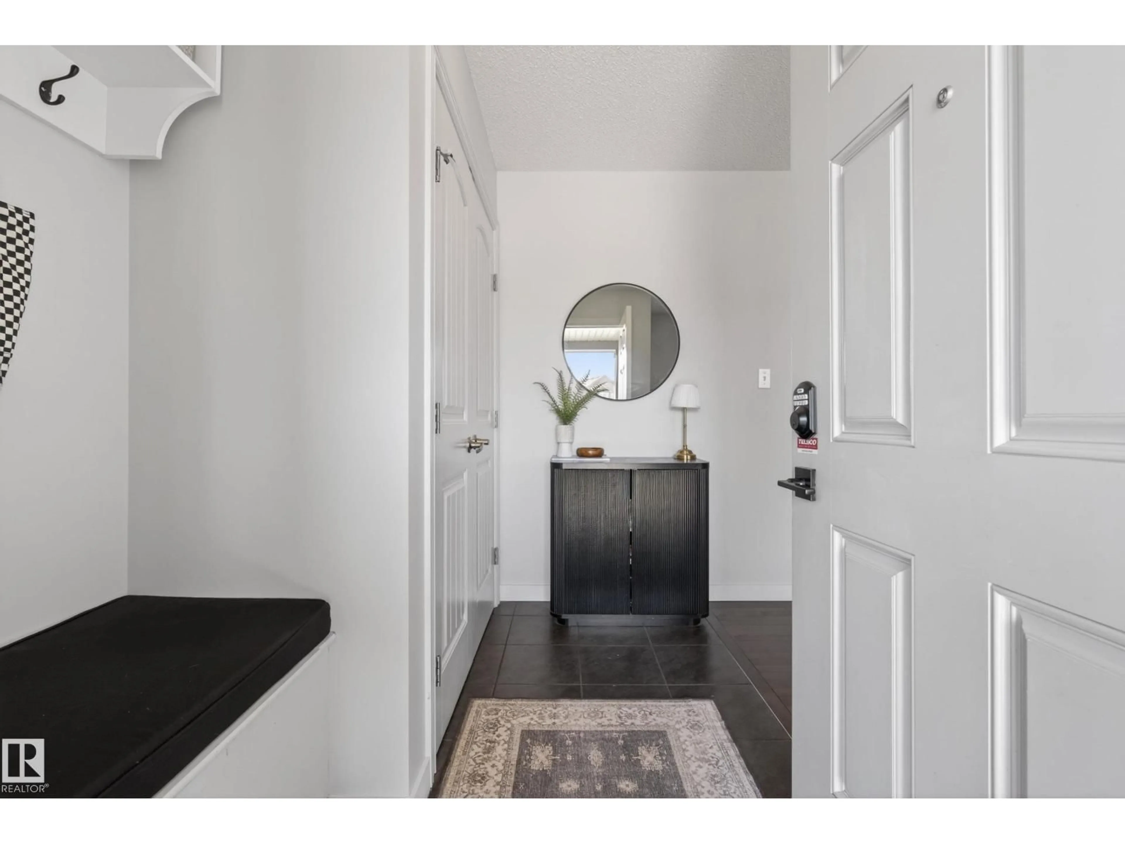 Indoor entryway for 1148 35 AV, Edmonton Alberta T6T0J6