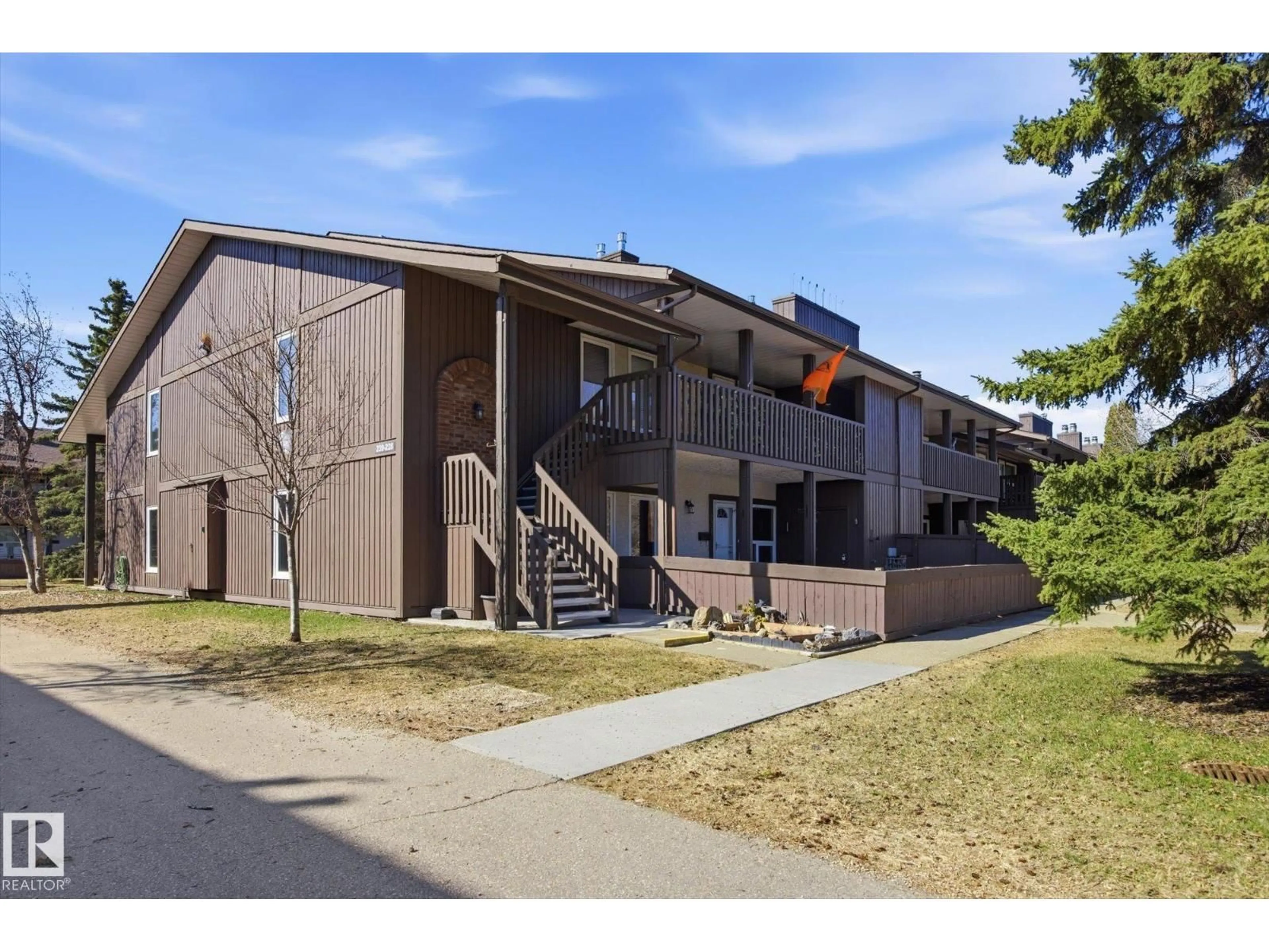 Unknown for 238 SURREY GARDENS GD, Edmonton Alberta T5T1Z3