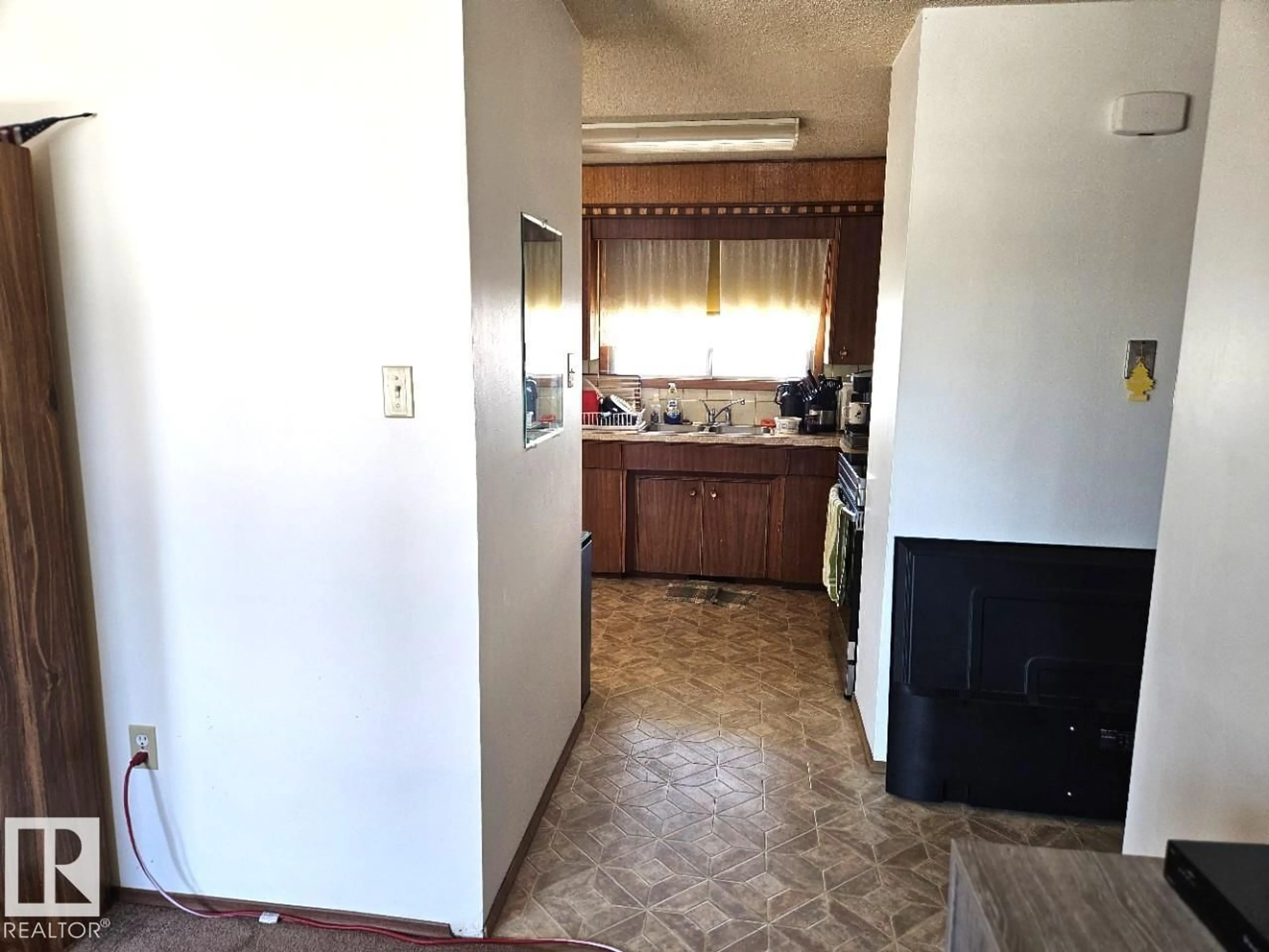 Standard kitchen, unknown for 5024 50 ST, Andrew Alberta T0B0B0