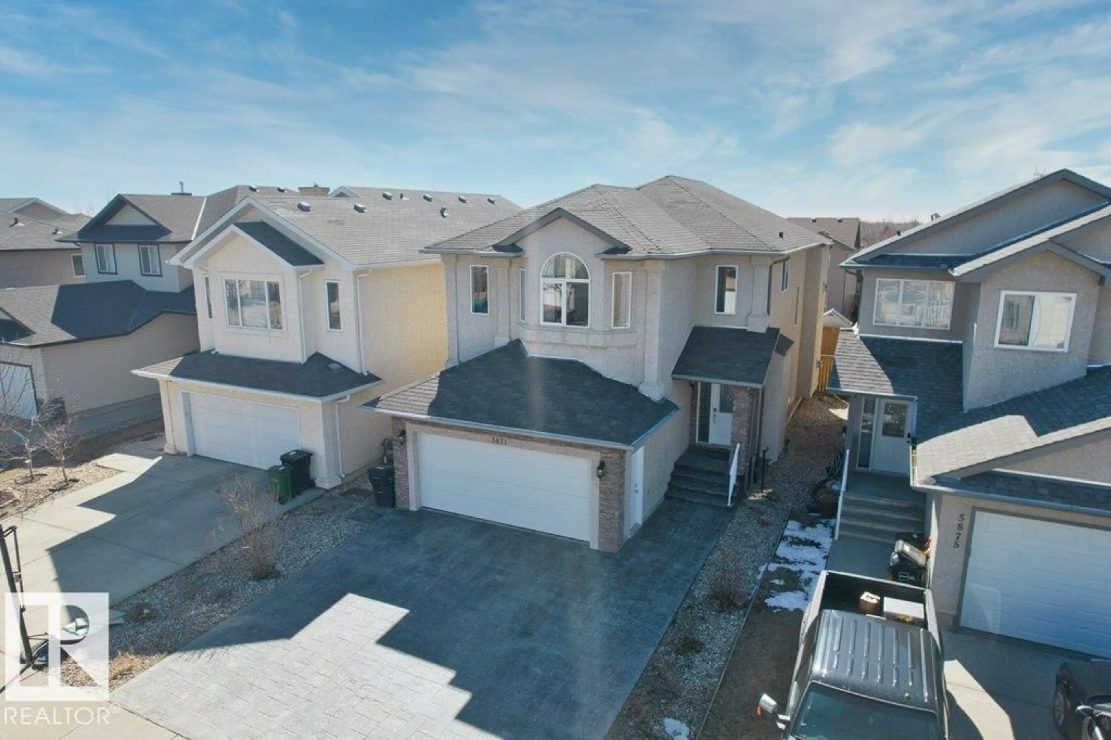 A pic from outside/outdoor area/front of a property/back of a property/a pic from drone, street for NW - 5871 166 AV, Edmonton Alberta T5Y0J2