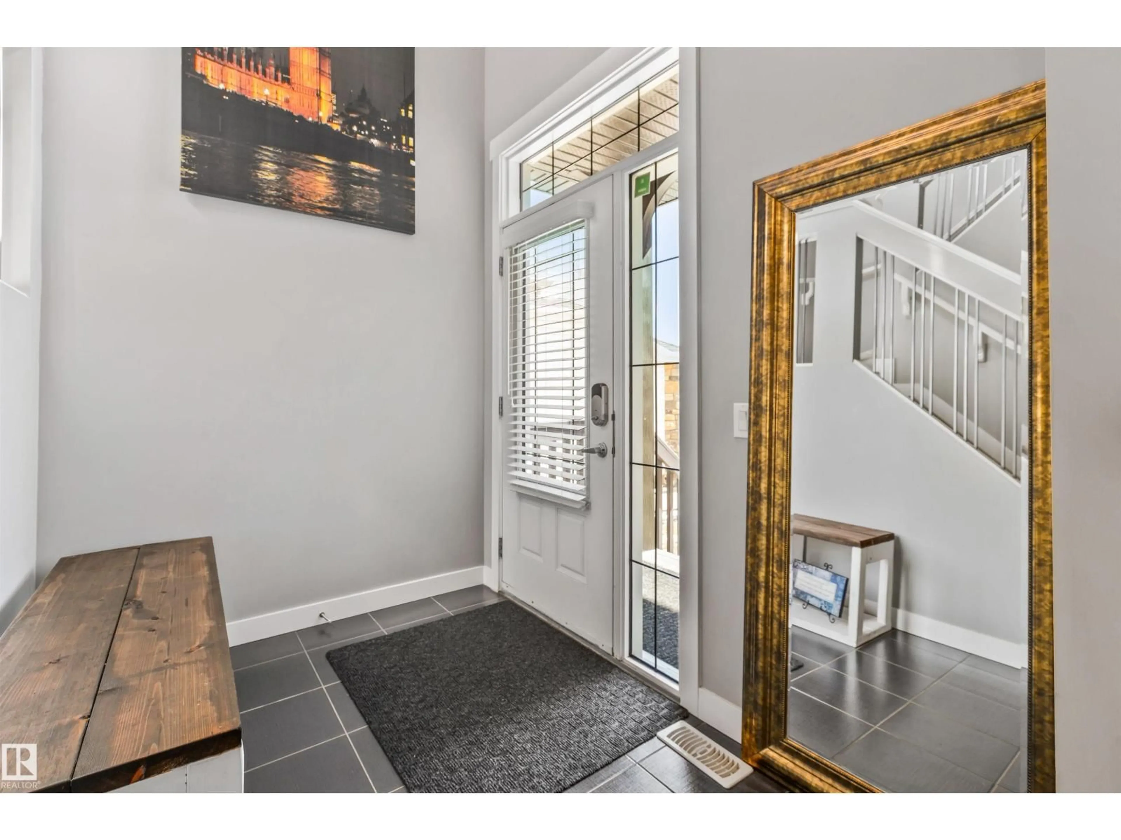 Indoor entryway for 3087 CARPENTER LANDING LD, Edmonton Alberta T6W2Y9
