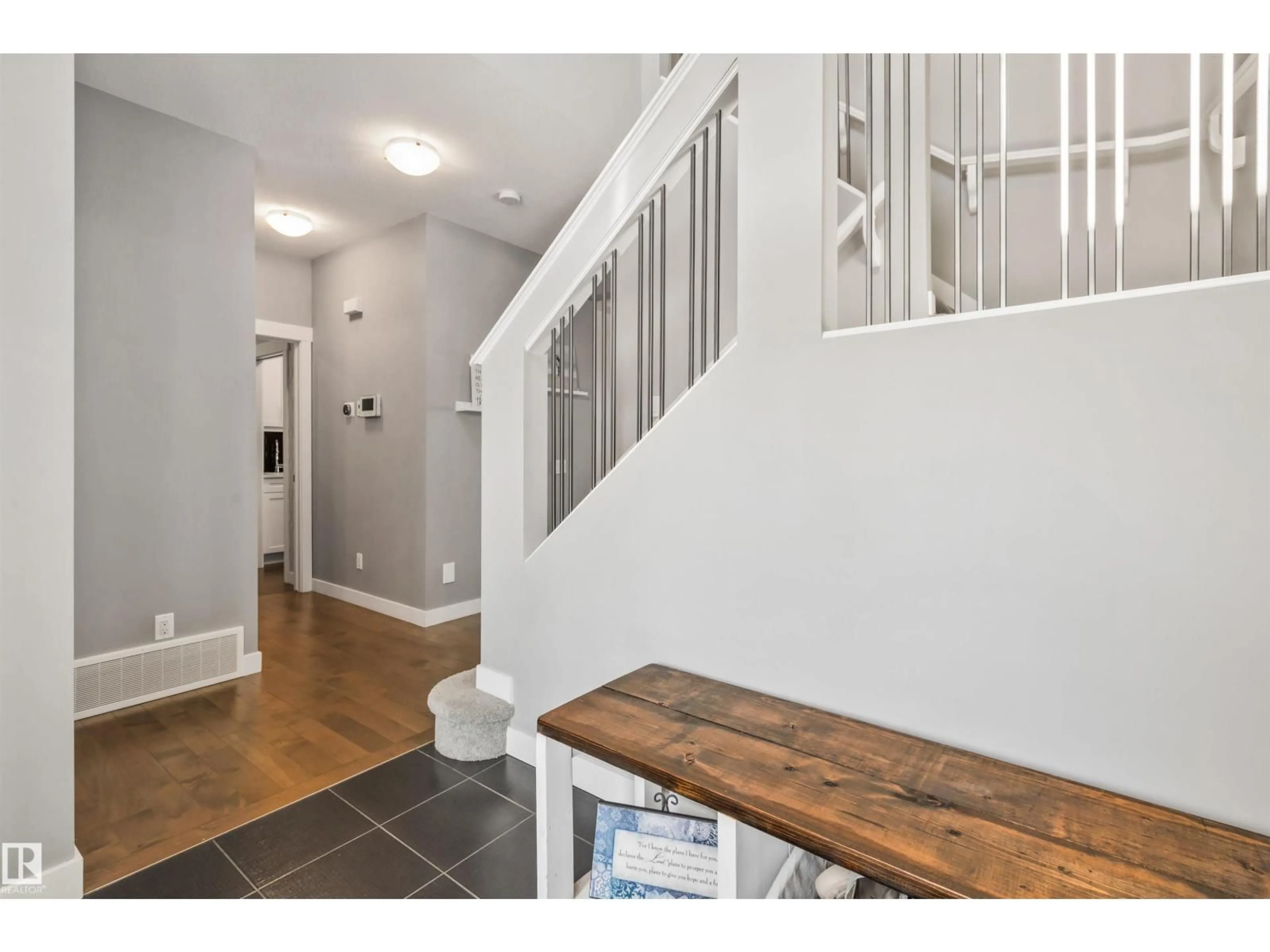 Indoor entryway for 3087 CARPENTER LANDING LD, Edmonton Alberta T6W2Y9