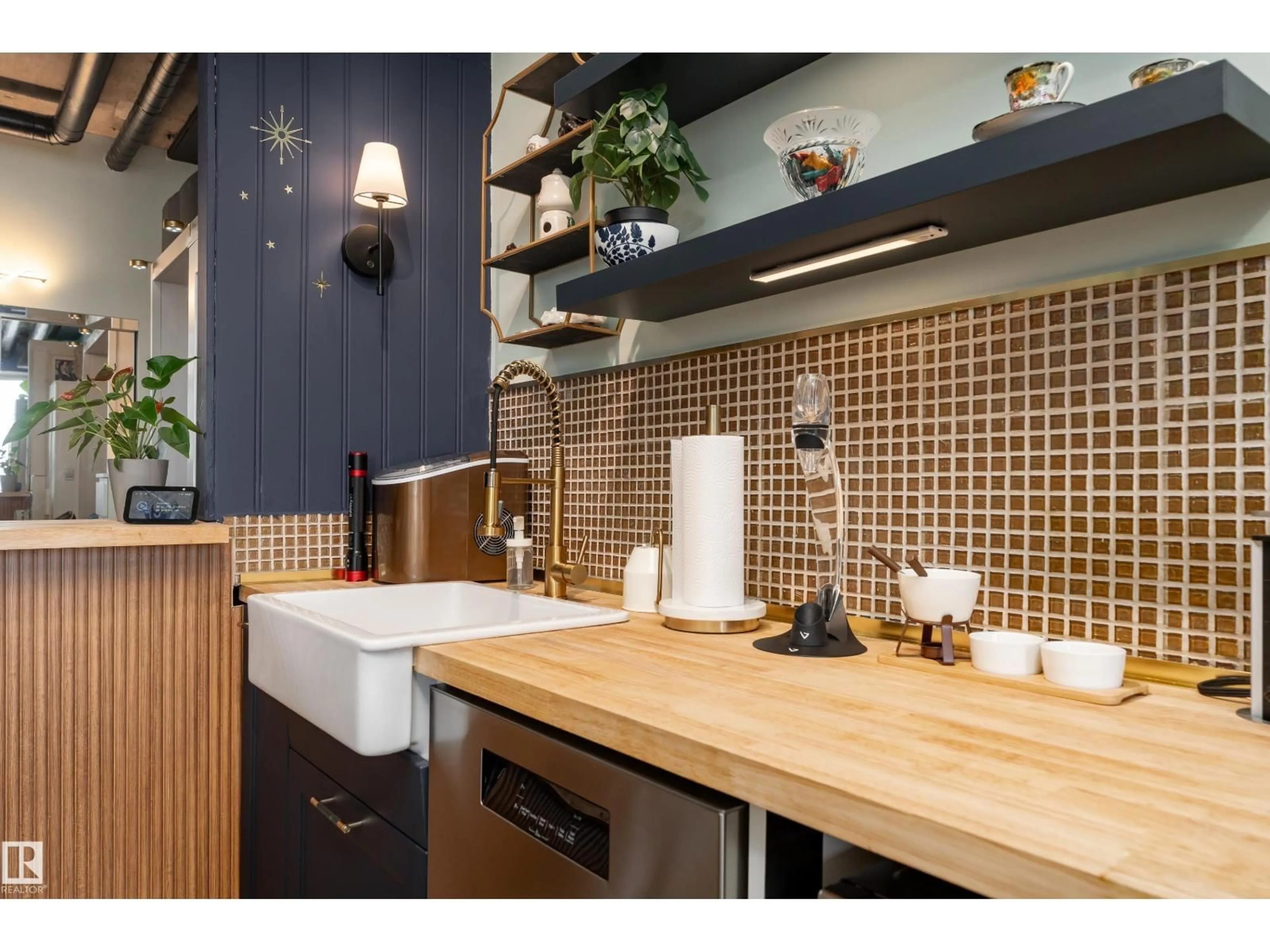 Contemporary kitchen, ceramic/tile floor for 10024 - 913 JASPER AV, Edmonton Alberta T5J1R9