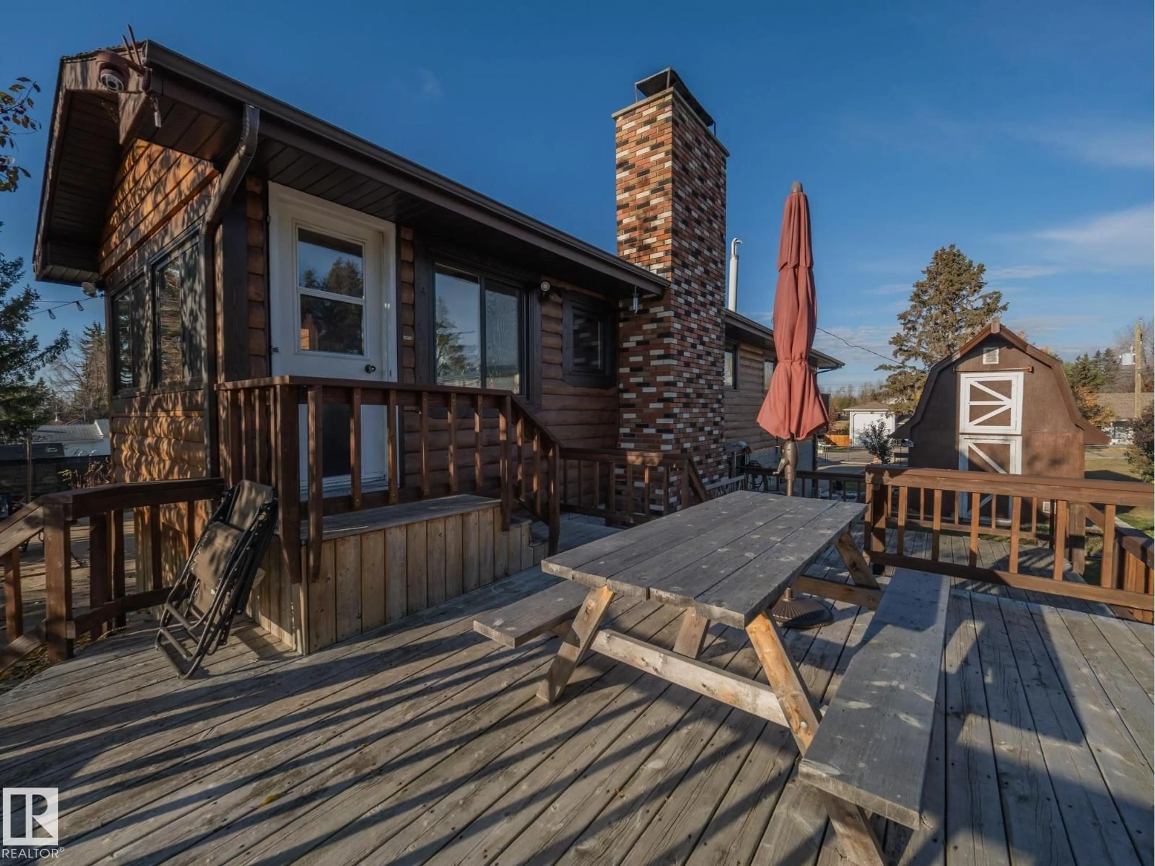 Patio, unknown for 403 4 ST, Rural Lac Ste. Anne County Alberta T0E1A0