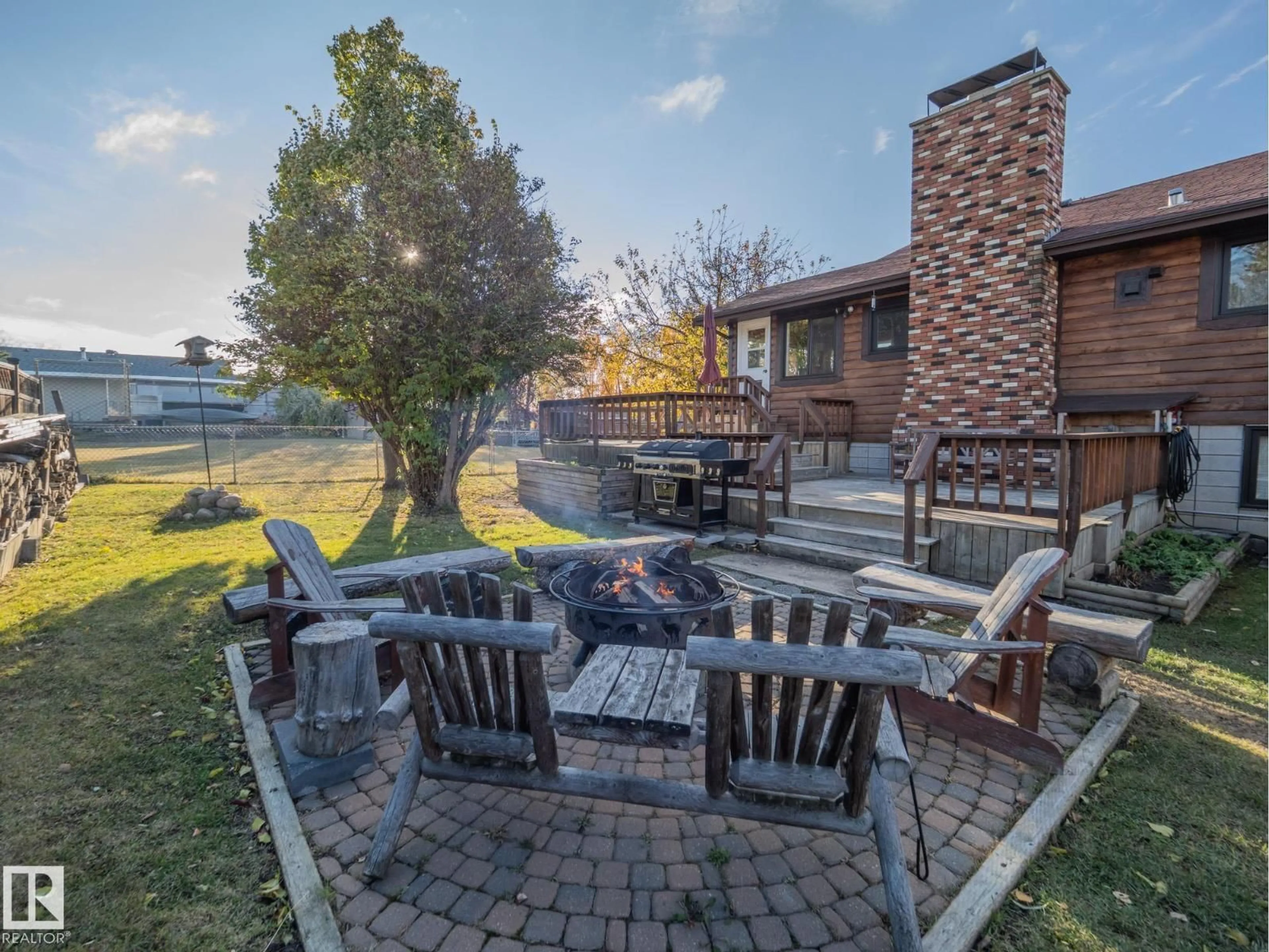 Patio, water/lake/river/ocean view for 403 4 ST, Rural Lac Ste. Anne County Alberta T0E1A0