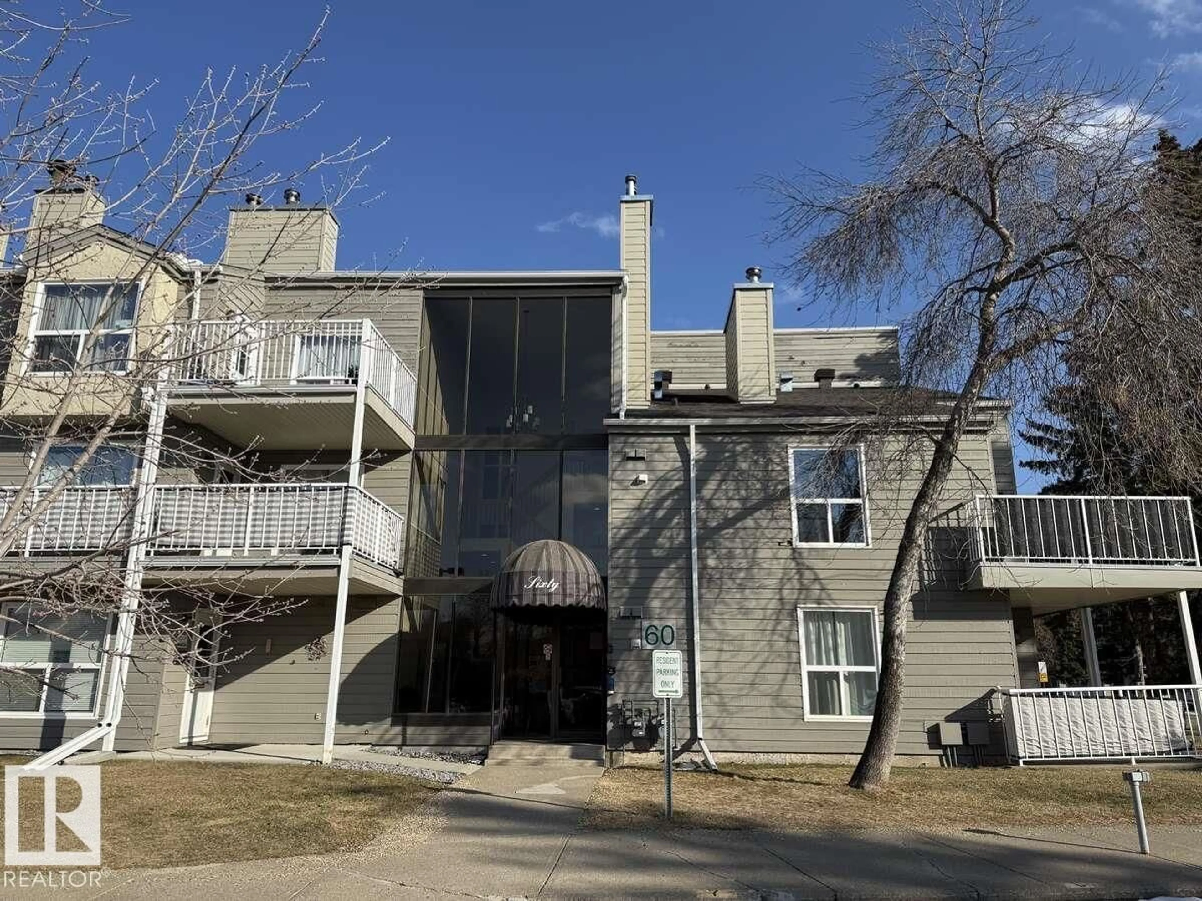 A pic from outside/outdoor area/front of a property/back of a property/a pic from drone, building for 205 60 ALPINE PL, St. Albert Alberta T8N3Y2