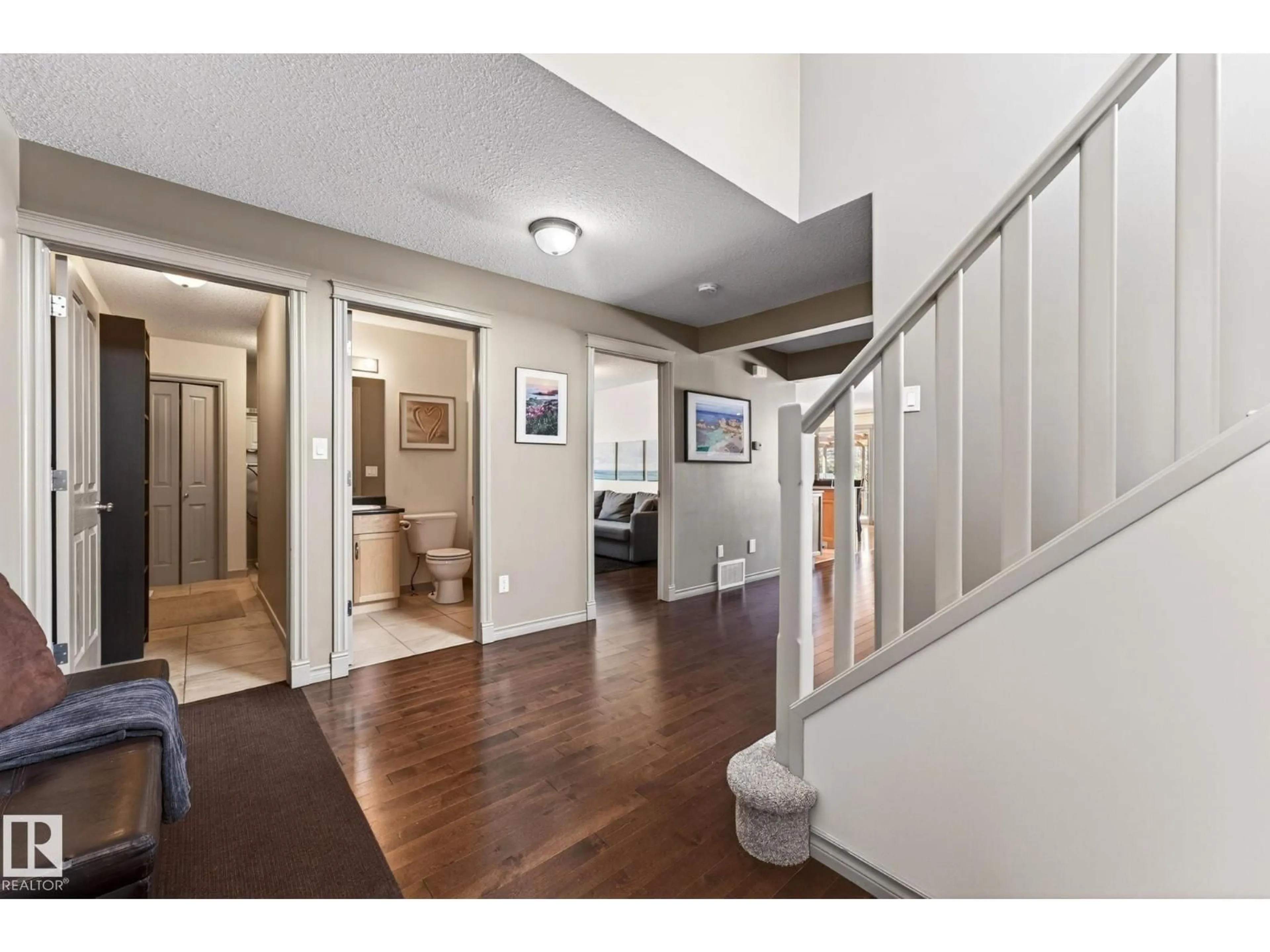 Indoor entryway for 68 FOXBORO LI, Sherwood Park Alberta T8A6N9