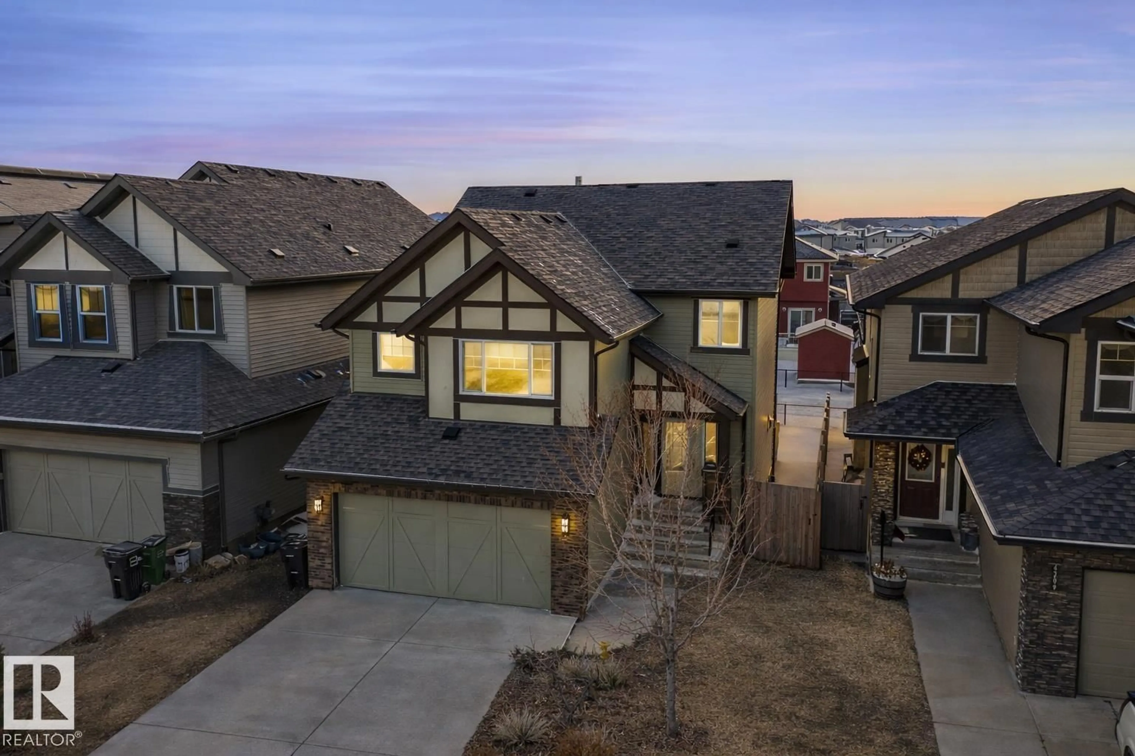 A pic from outside/outdoor area/front of a property/back of a property/a pic from drone, street for 4211 CHARLES CL, Edmonton Alberta T6W0Z5