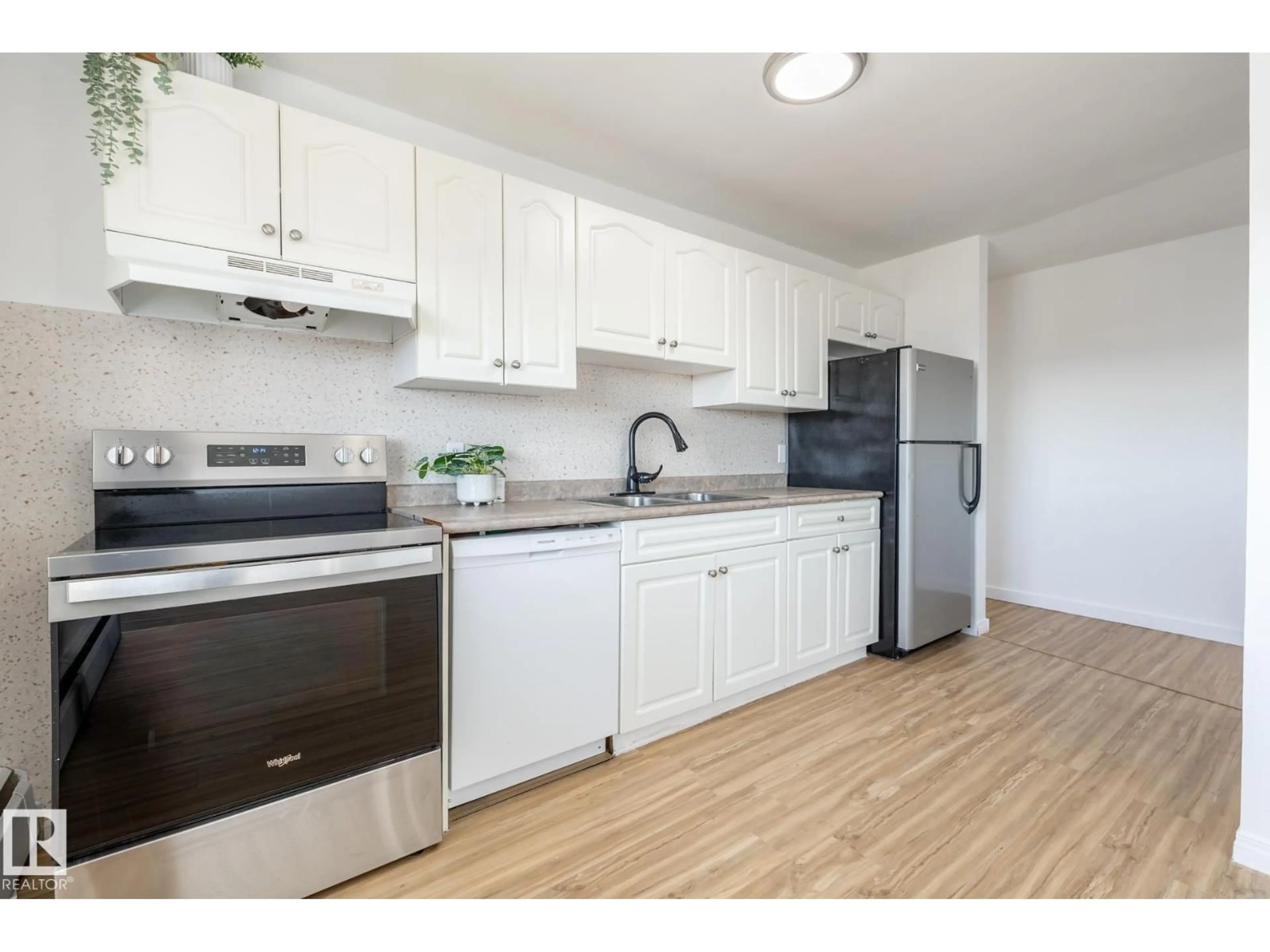 Standard kitchen, unknown for 502D - 2908 116A AV, Edmonton Alberta T5W4R7