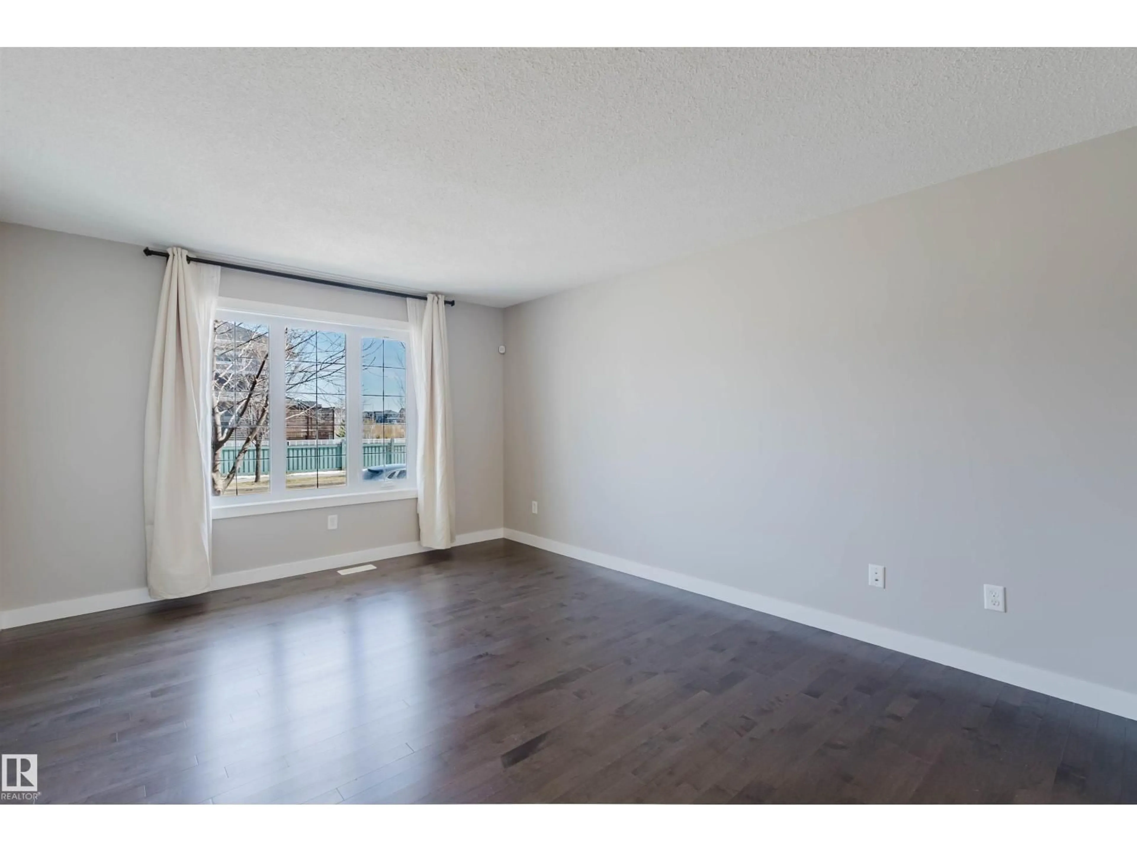 A pic of a room for 2472 GLENRIDDING BV, Edmonton Alberta T6W3C5