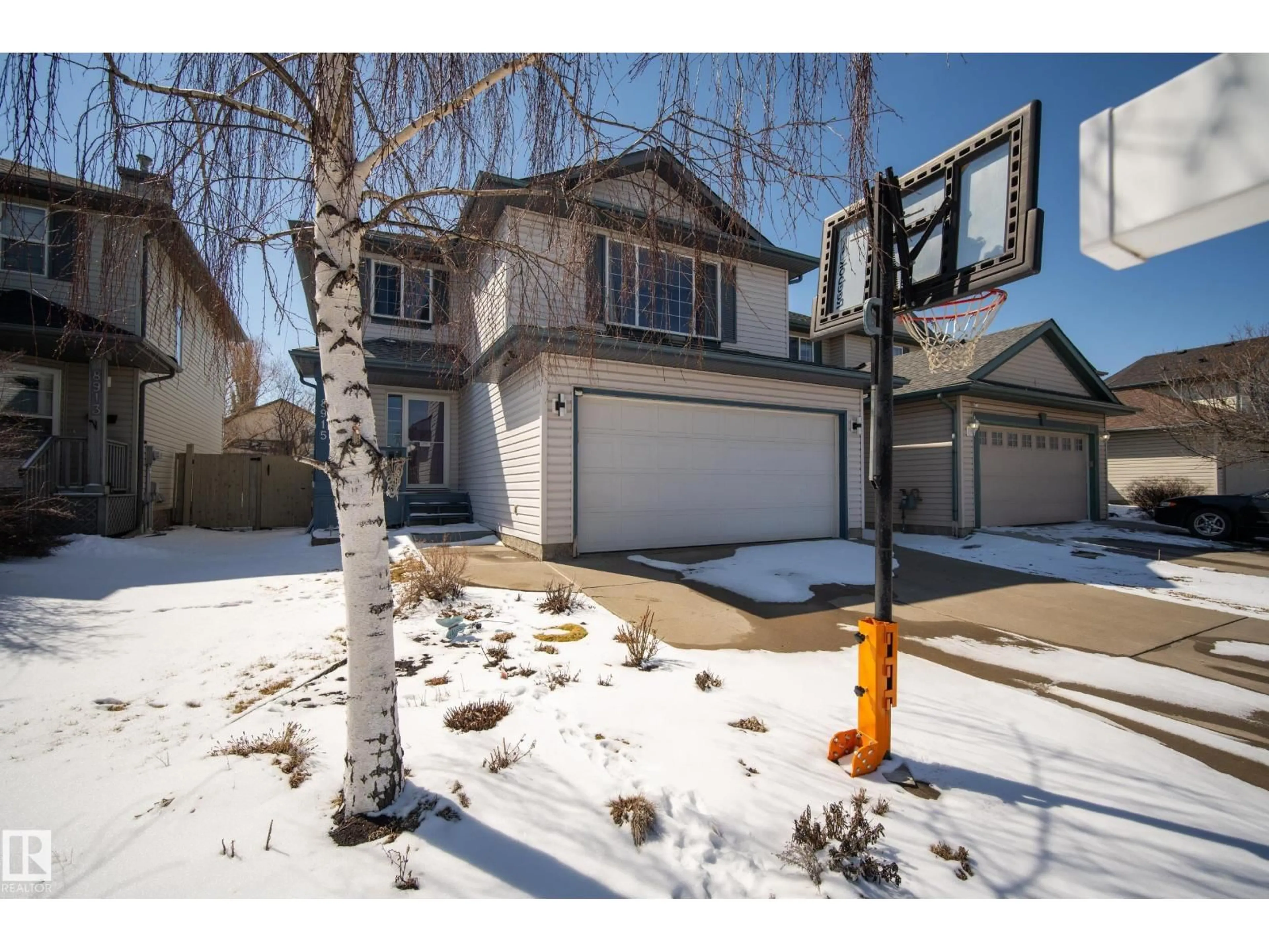 Unknown for 8915 7 AV, Edmonton Alberta T6X1B7