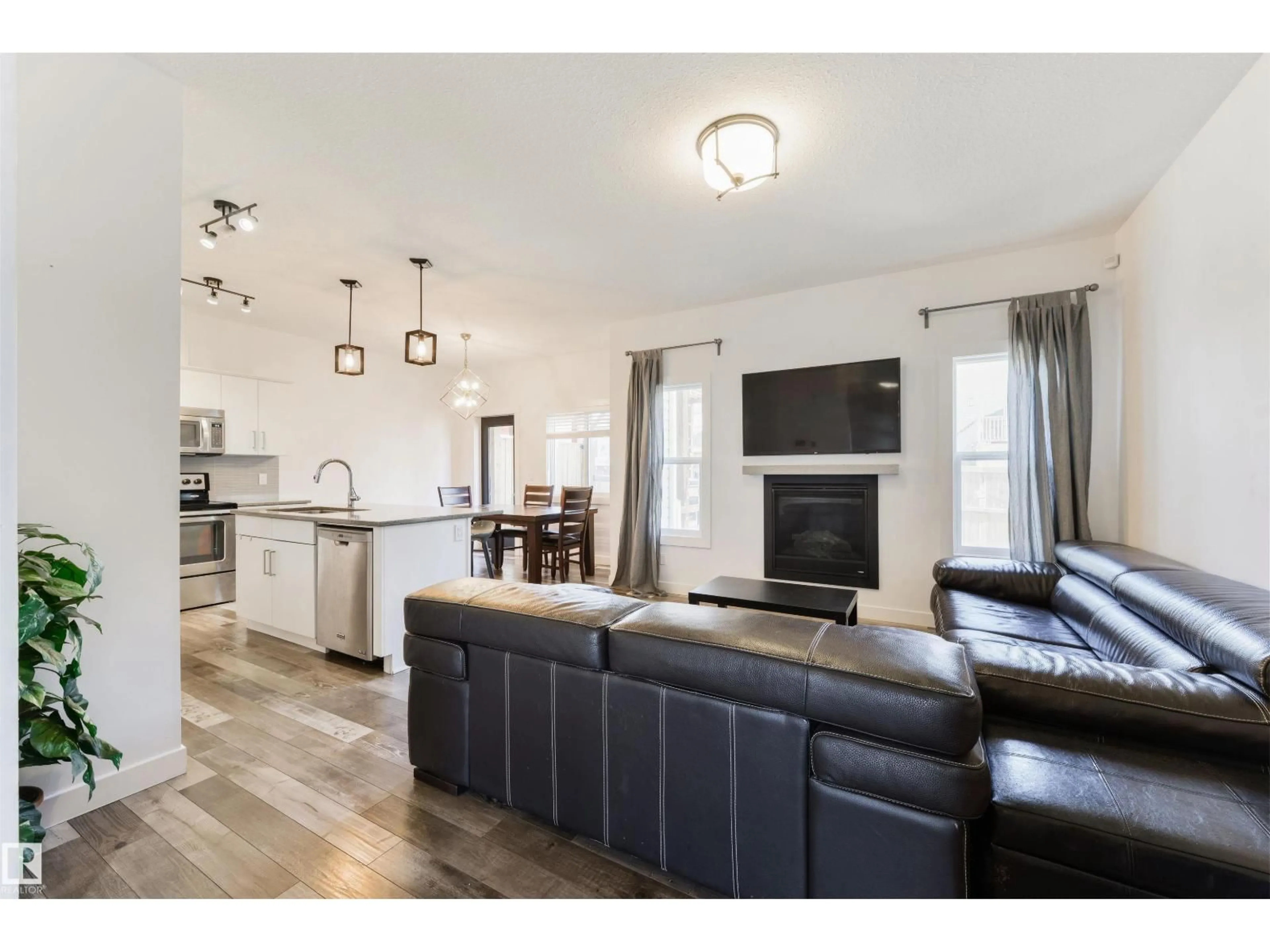 Open concept kitchen, unknown for 34 HAZELWOOD LN, Spruce Grove Alberta T7X0R7
