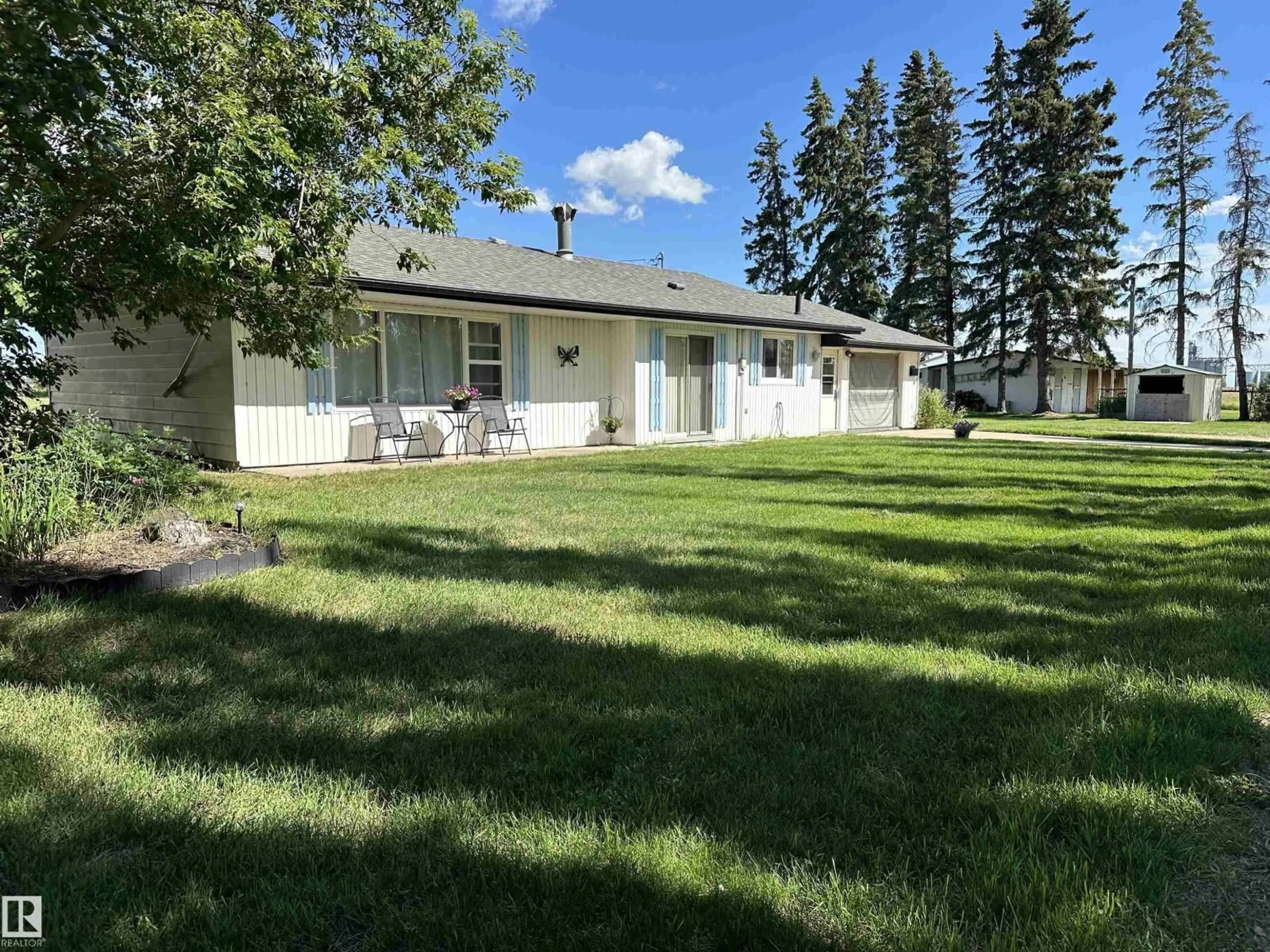 A pic from outside/outdoor area/front of a property/back of a property/a pic from drone, unknown for 241075 TWP ROAD 461, Rural Wetaskiwin County Alberta T9A1X1