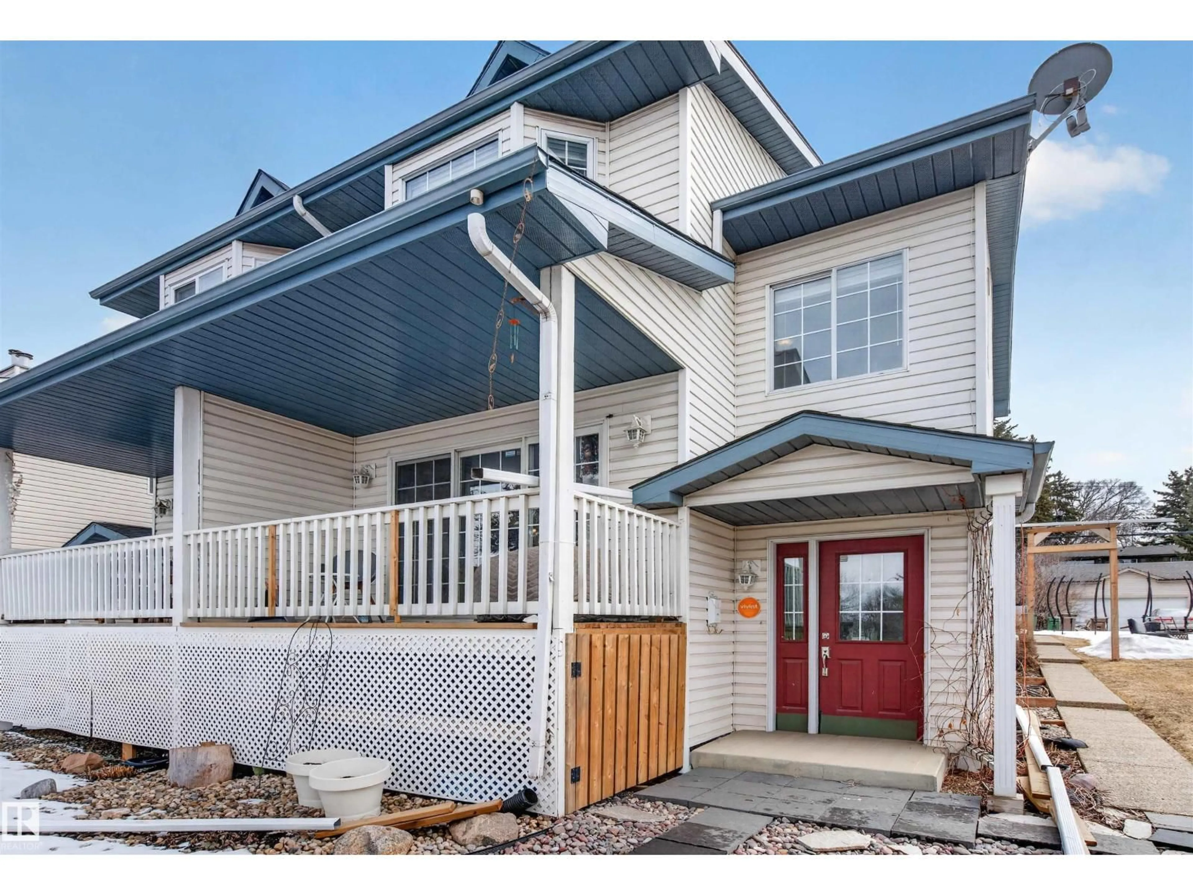 Home with vinyl exterior material, street for 2 STURGEON RD, St. Albert Alberta T8N0E5