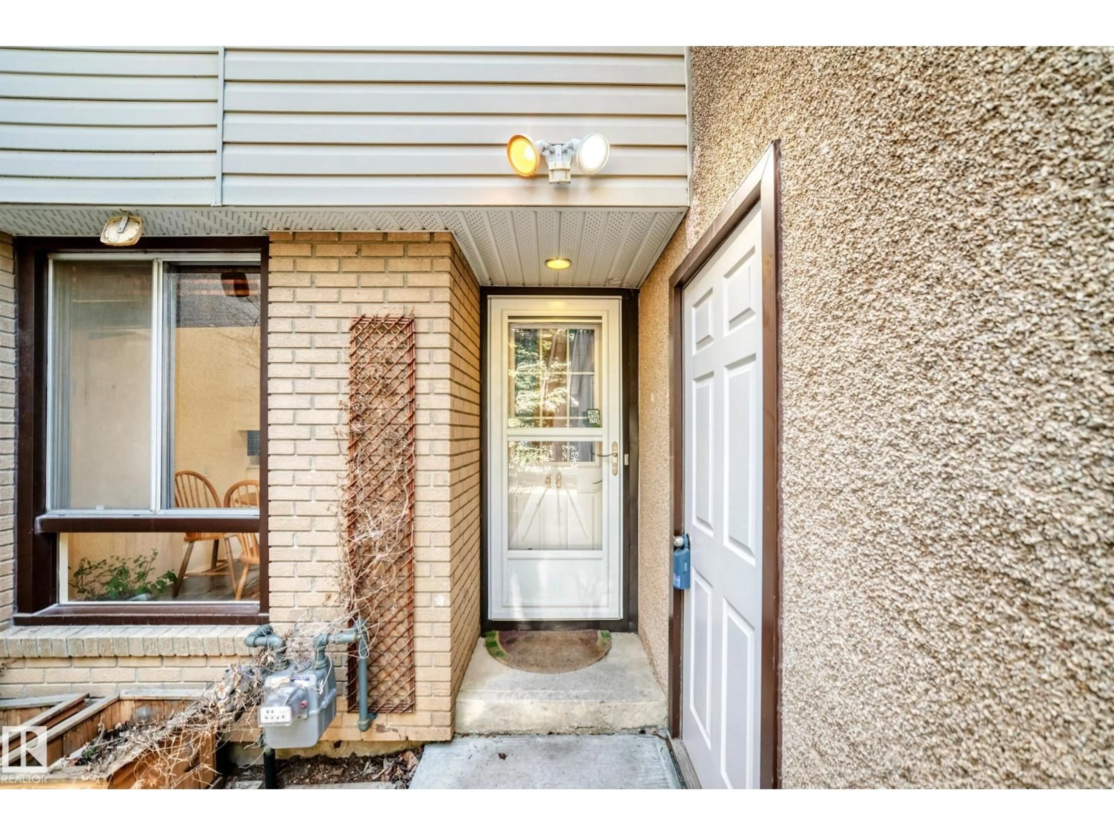 Indoor entryway for 48 GRANDIN VG, St. Albert Alberta T8N1R9