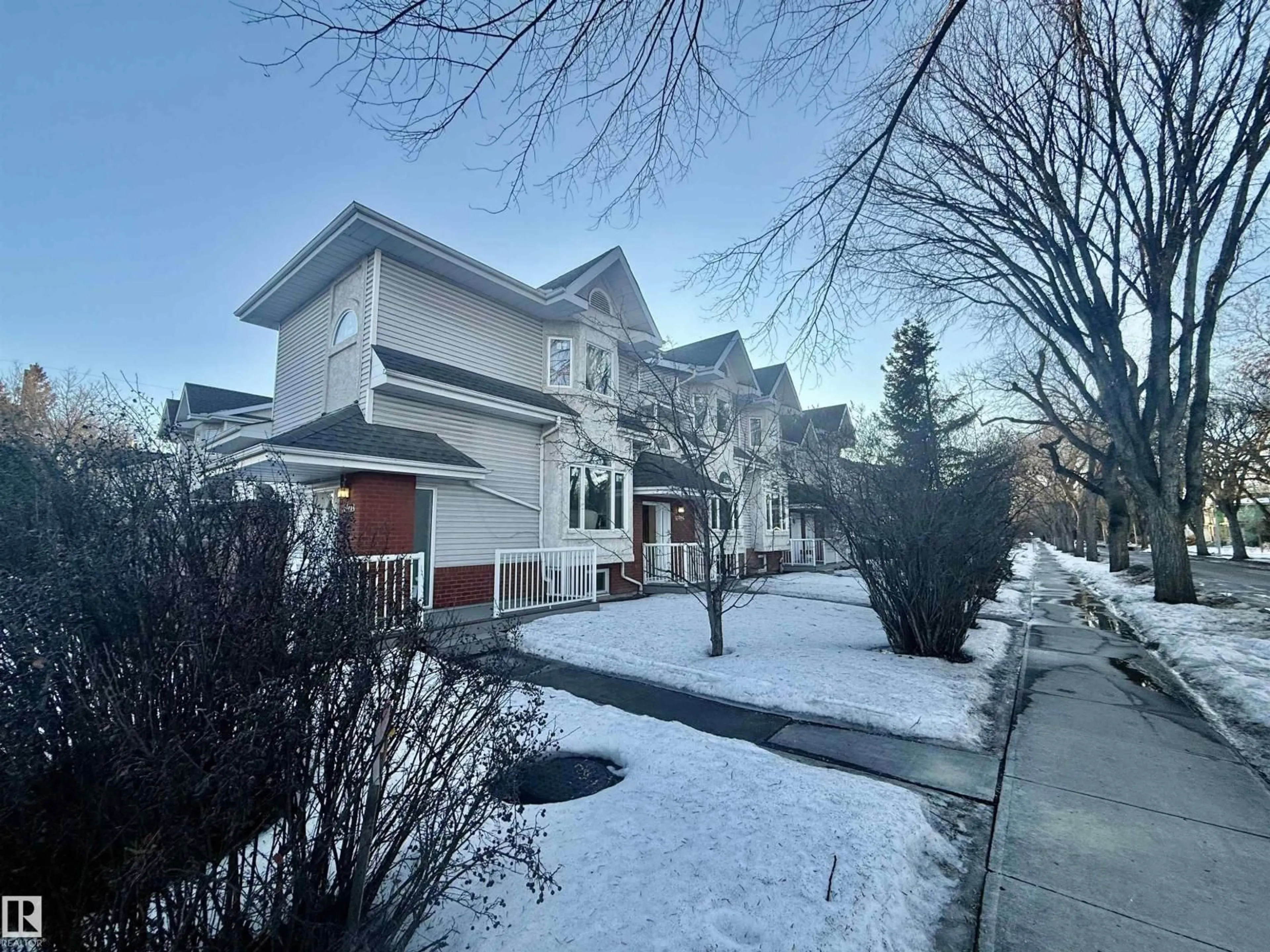 A pic from outside/outdoor area/front of a property/back of a property/a pic from drone, street for 10905 74 AV, Edmonton Alberta T6G2T6