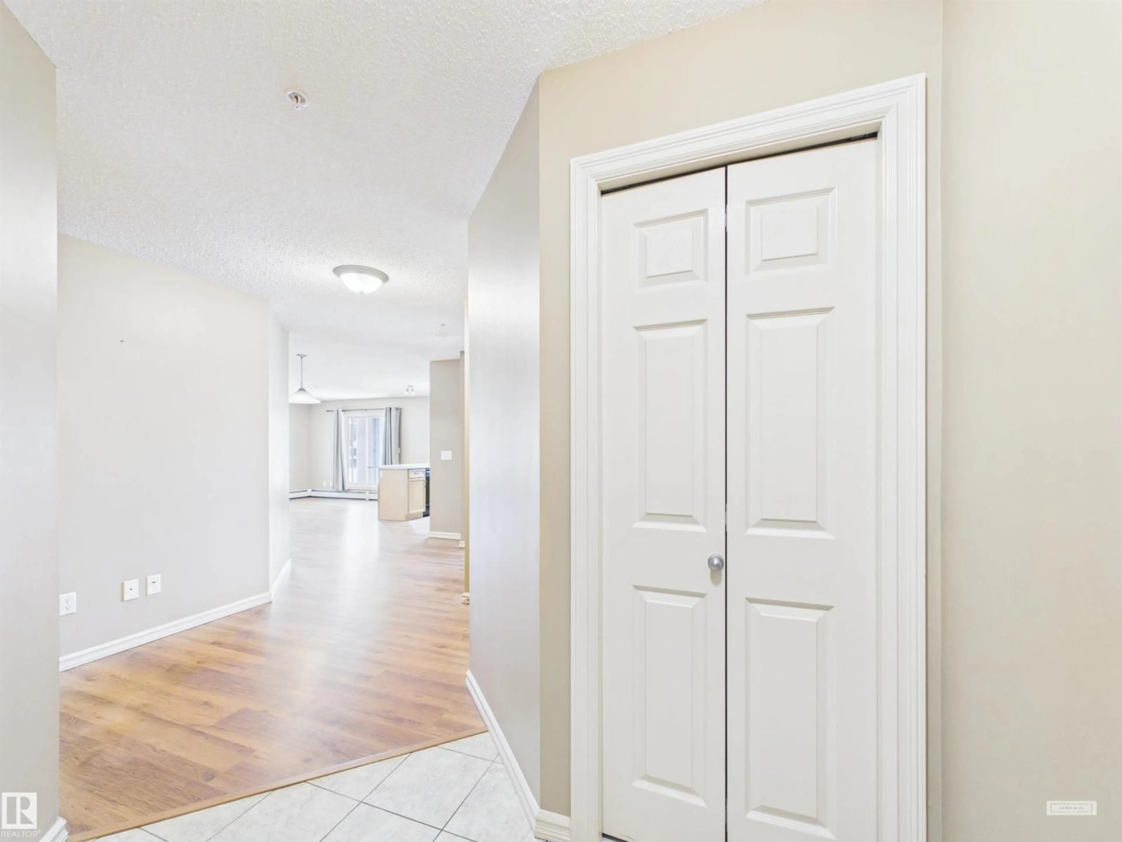 Indoor entryway for #208 - 4403 23 ST, Edmonton Alberta T6T0E4