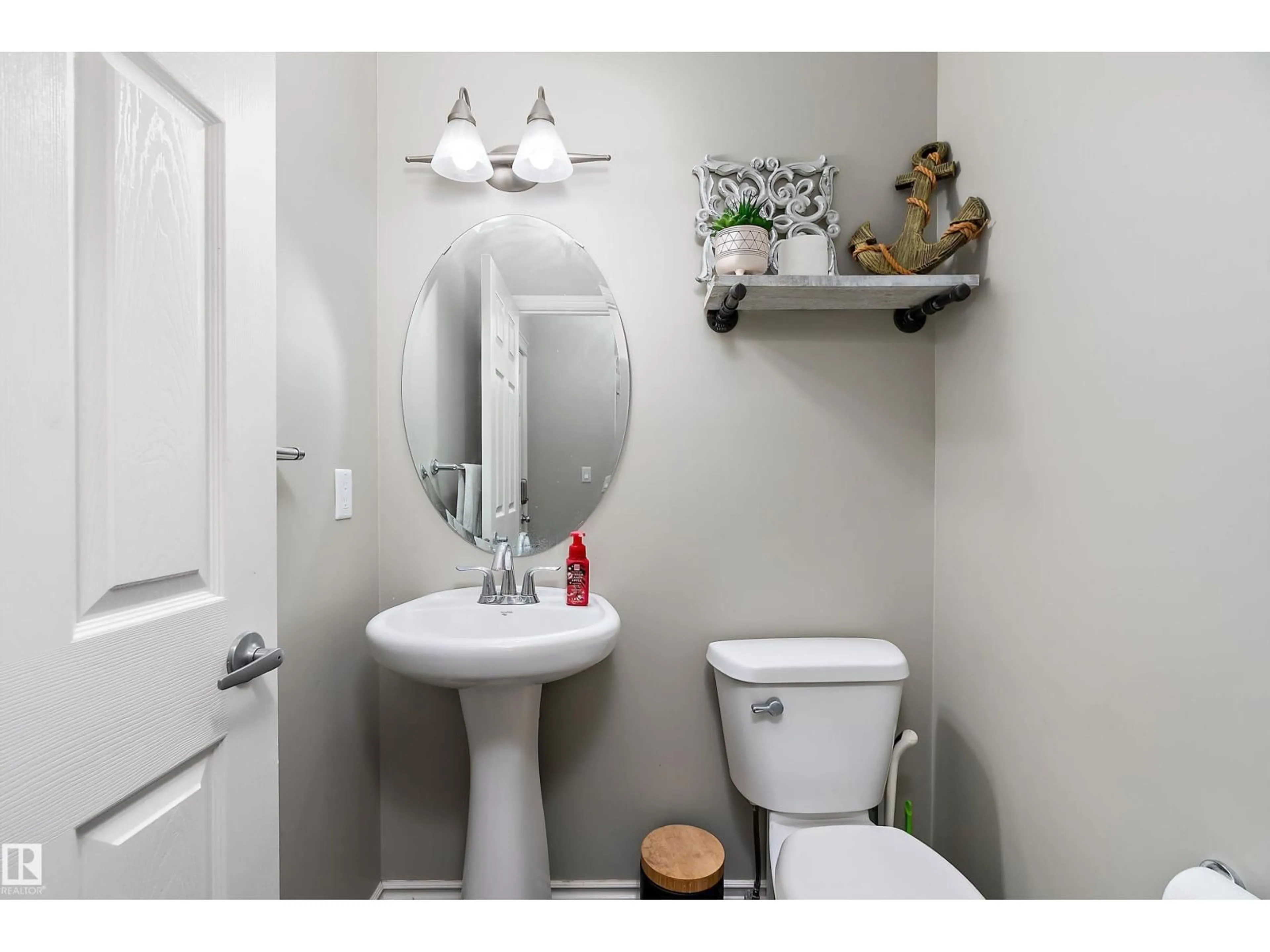 Standard bathroom, unknown for 215 HARVEST RIDGE DR, Spruce Grove Alberta T7X0E9