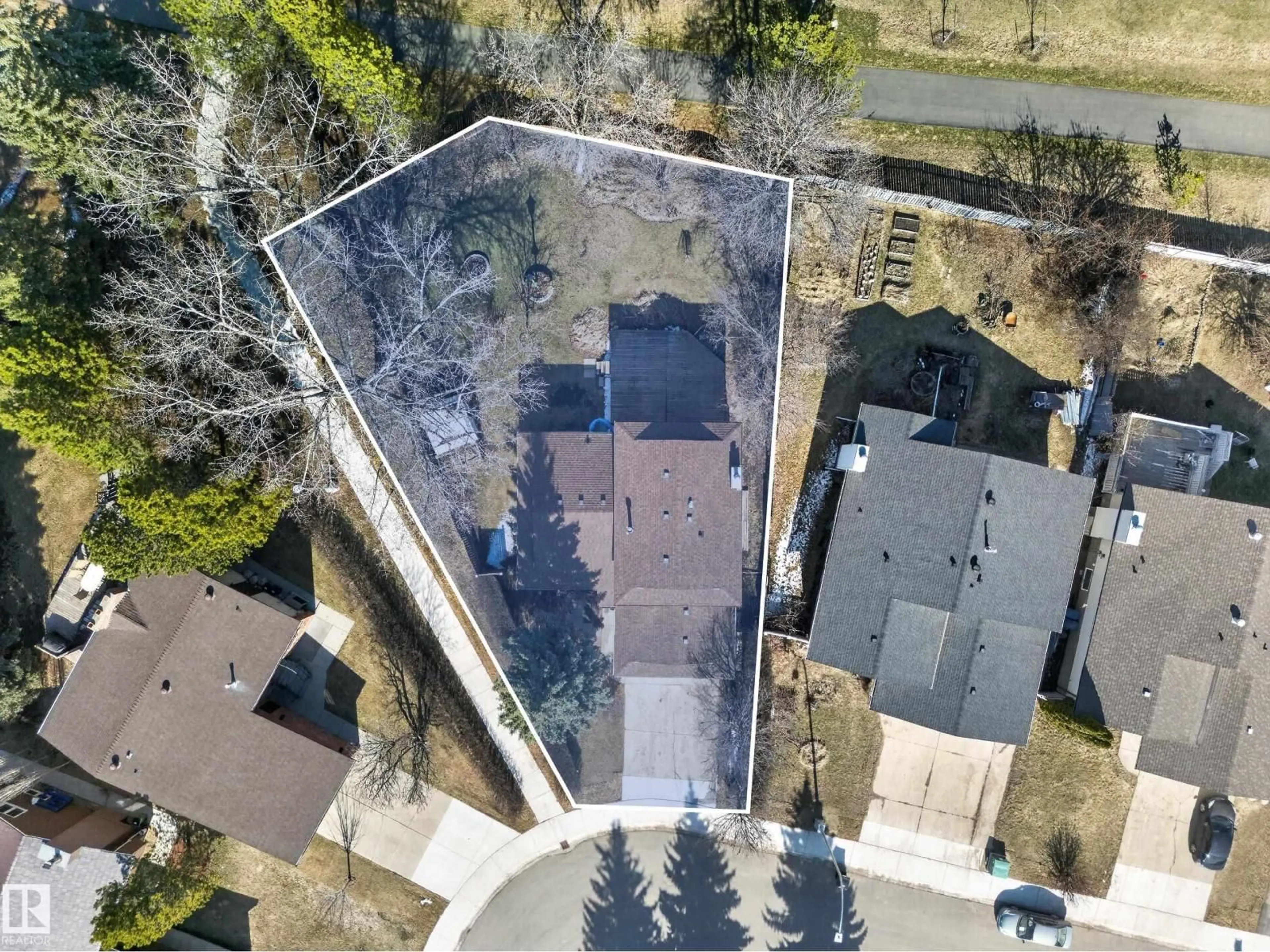 A pic from outside/outdoor area/front of a property/back of a property/a pic from drone, street for NW - 1767 61 ST, Edmonton Alberta T6L1X5