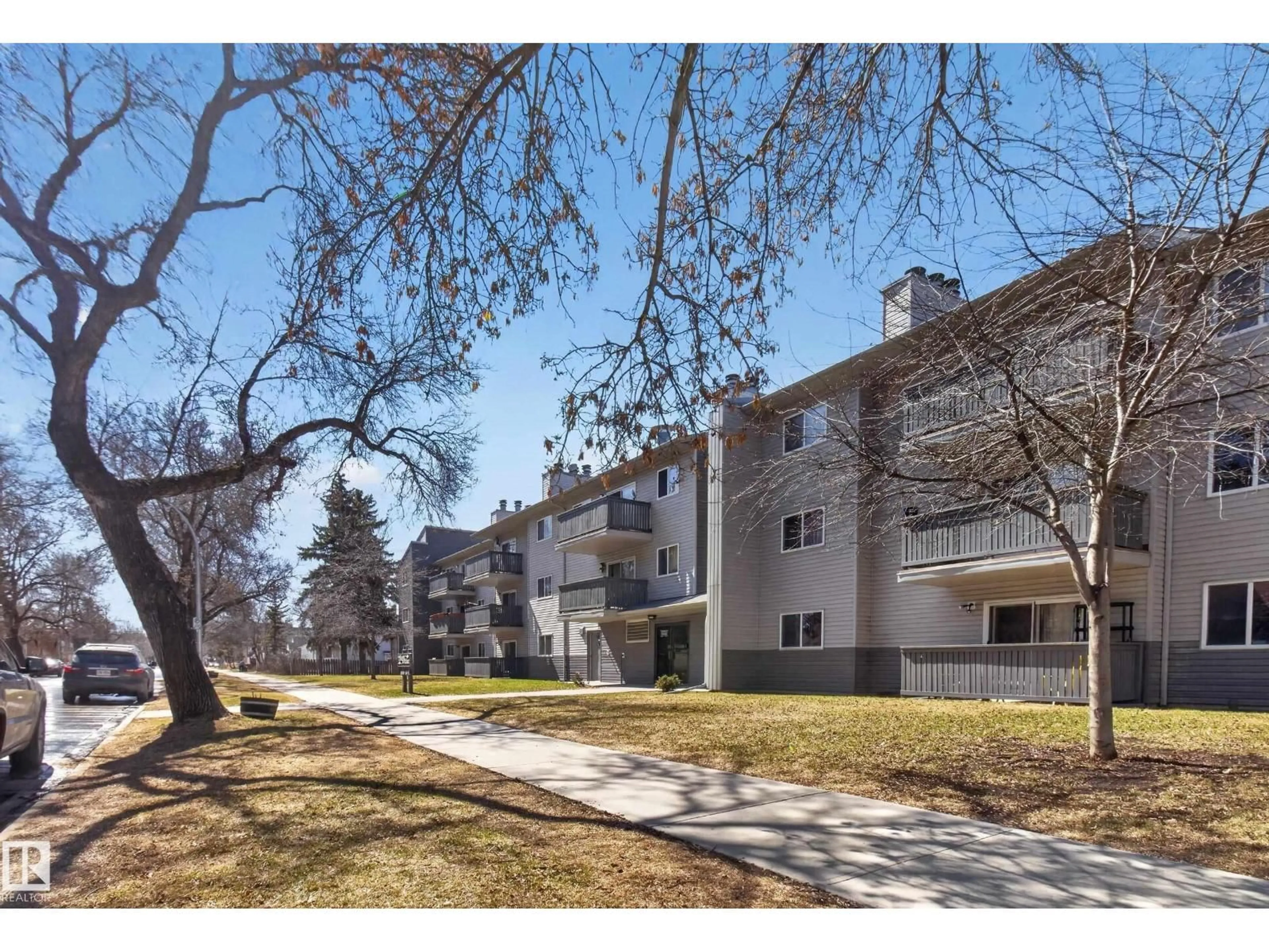 Unknown for 211 - 10838 108 ST, Edmonton Alberta T5H3A7