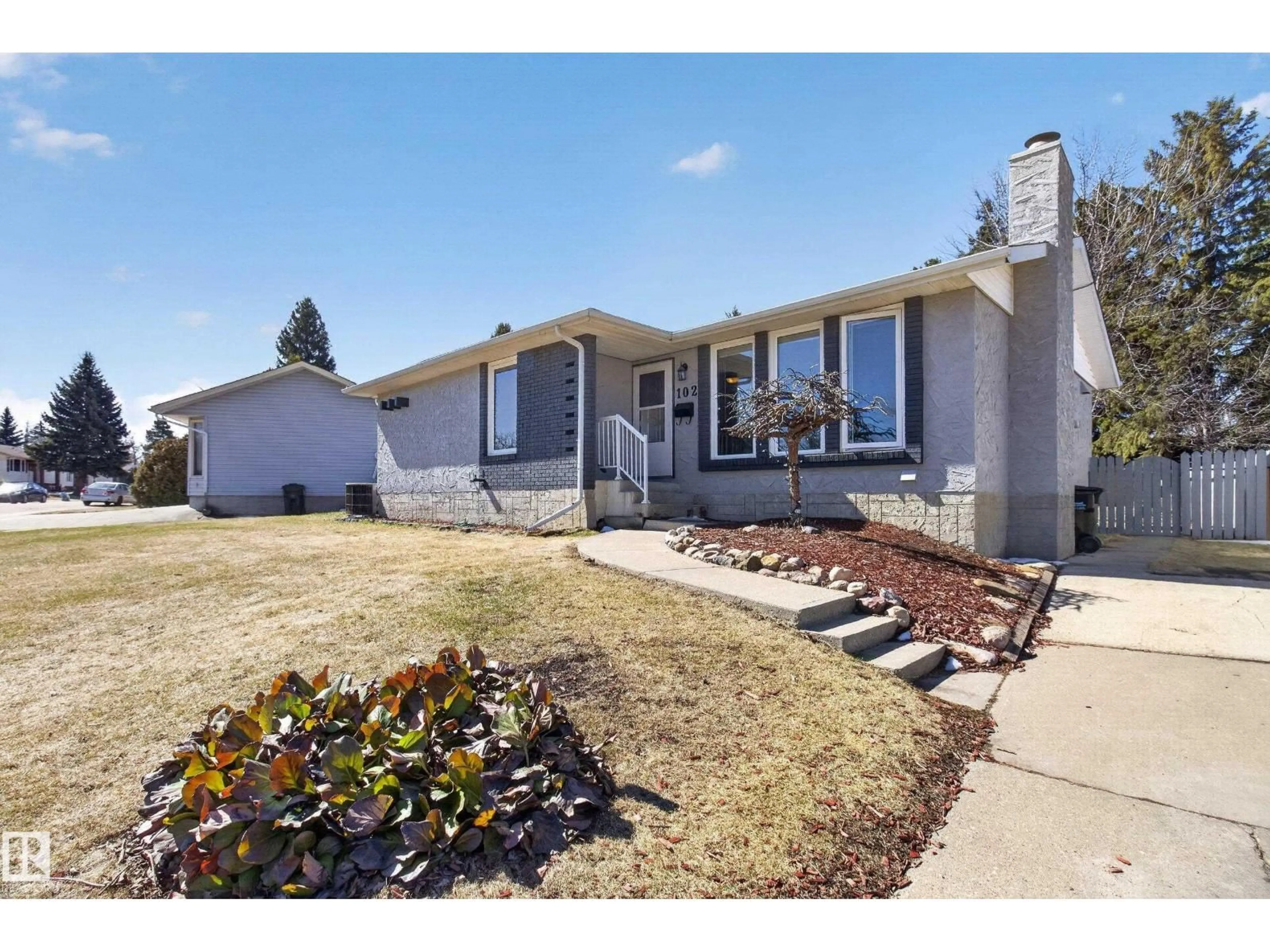 Home with vinyl exterior material, street for 102 GARLAND CR, Sherwood Park Alberta T8A2R2