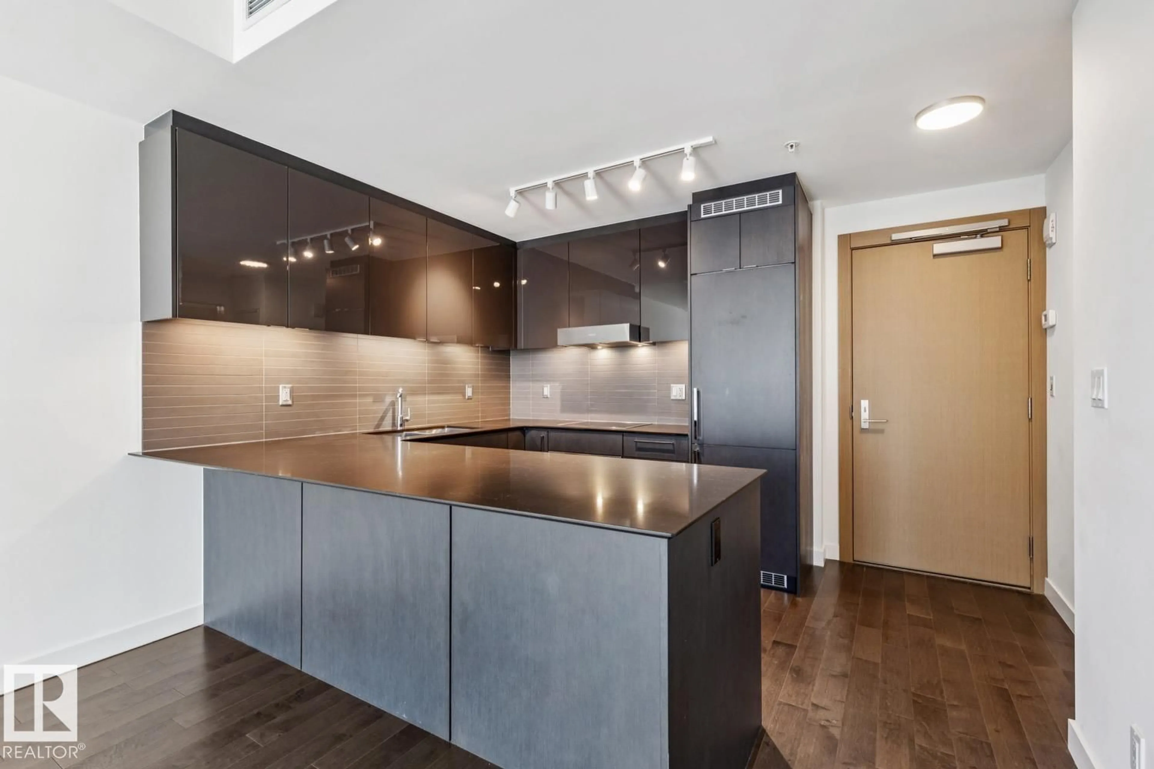 Unknown for 10360 - 3104 102 ST, Edmonton Alberta T5J0K6