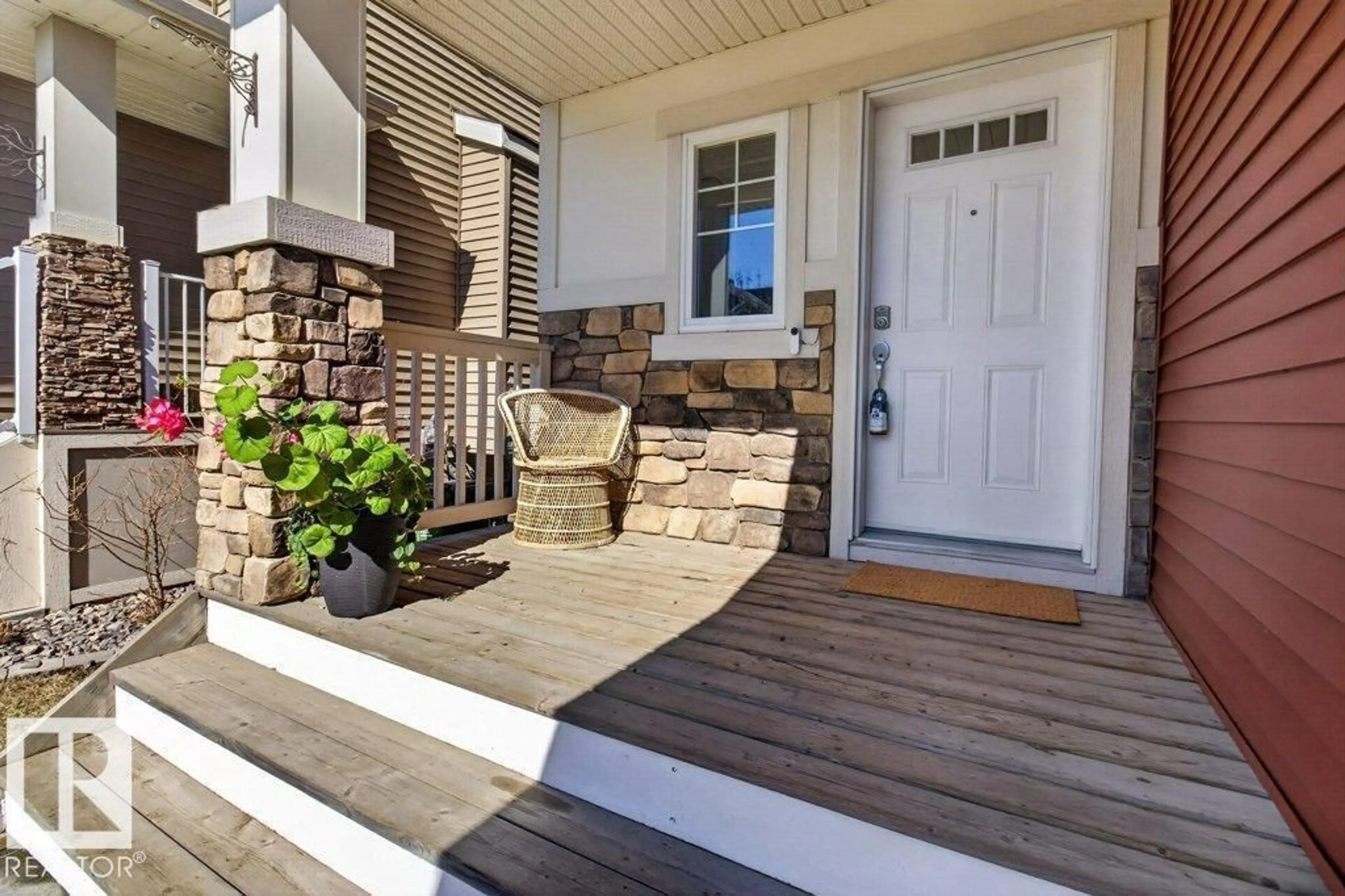 Indoor entryway for 3407 CAMERON HEIGHTS CV, Edmonton Alberta T6M0R5