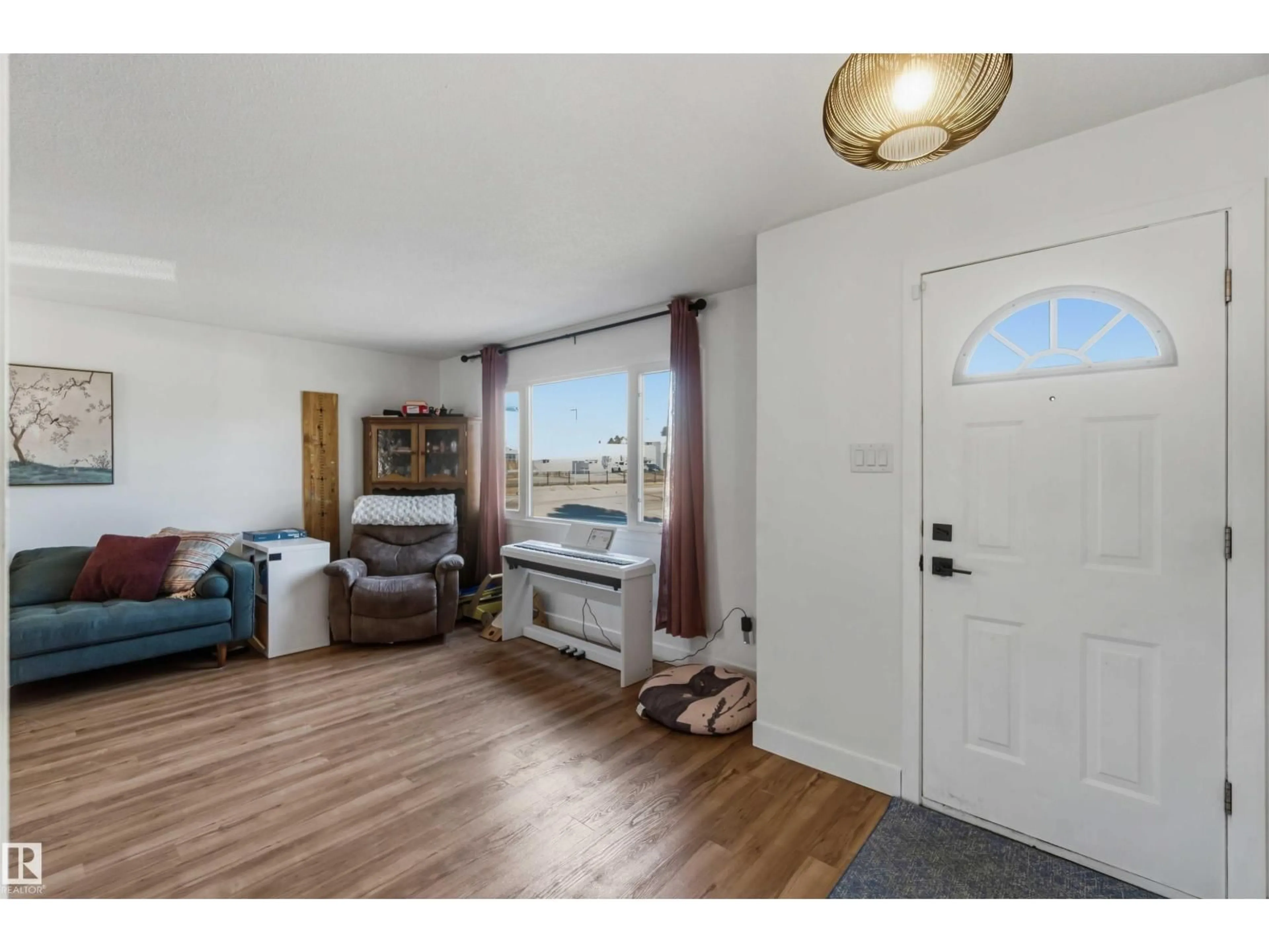 Indoor entryway for 3119 110 AV, Edmonton Alberta T5W0H2