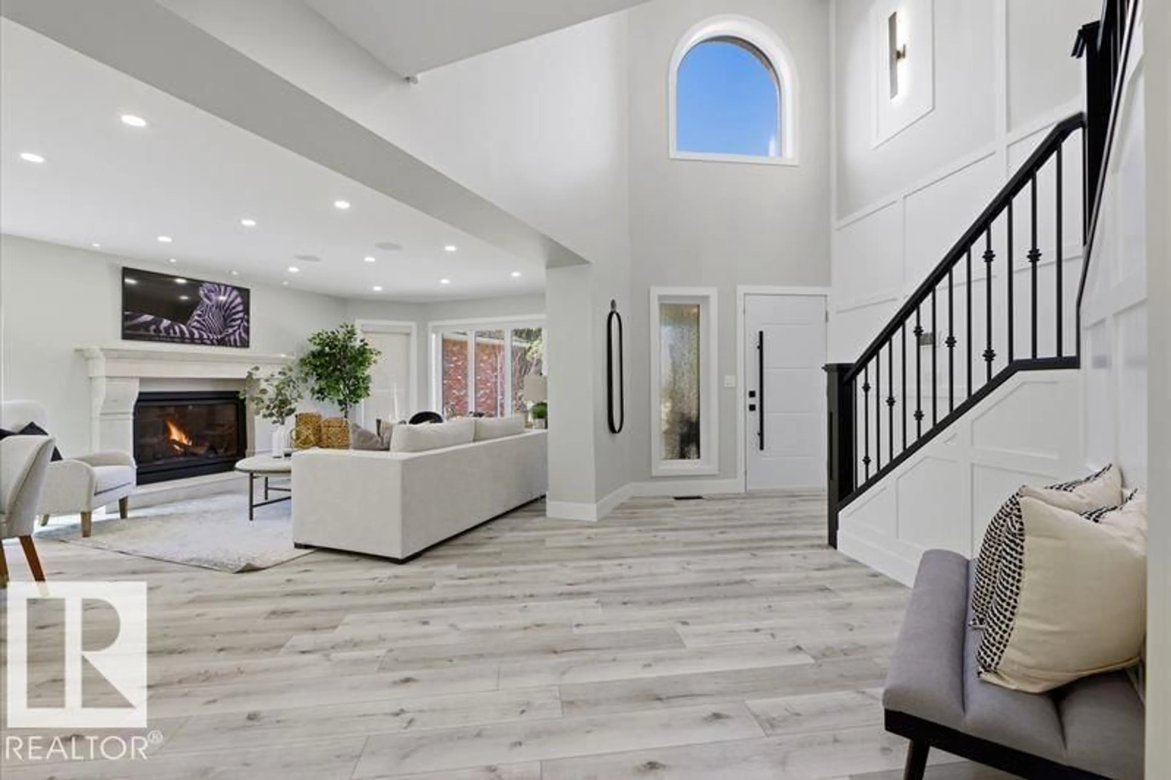 Indoor entryway for 439 ROONEY CR, Edmonton Alberta T6R1C5