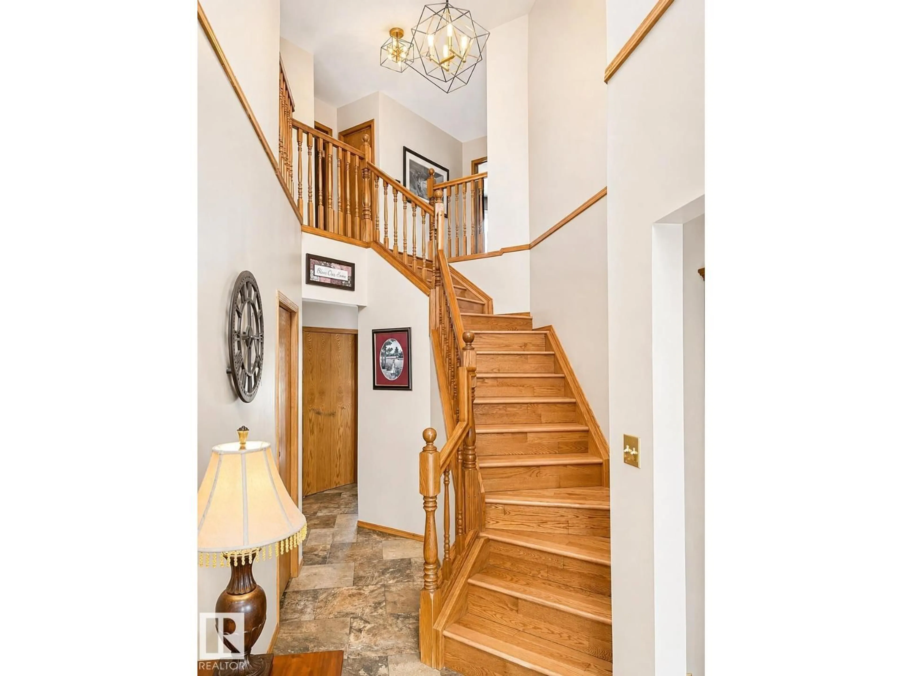 Indoor foyer for 1802 2 AV, Cold Lake Alberta T9M1E3