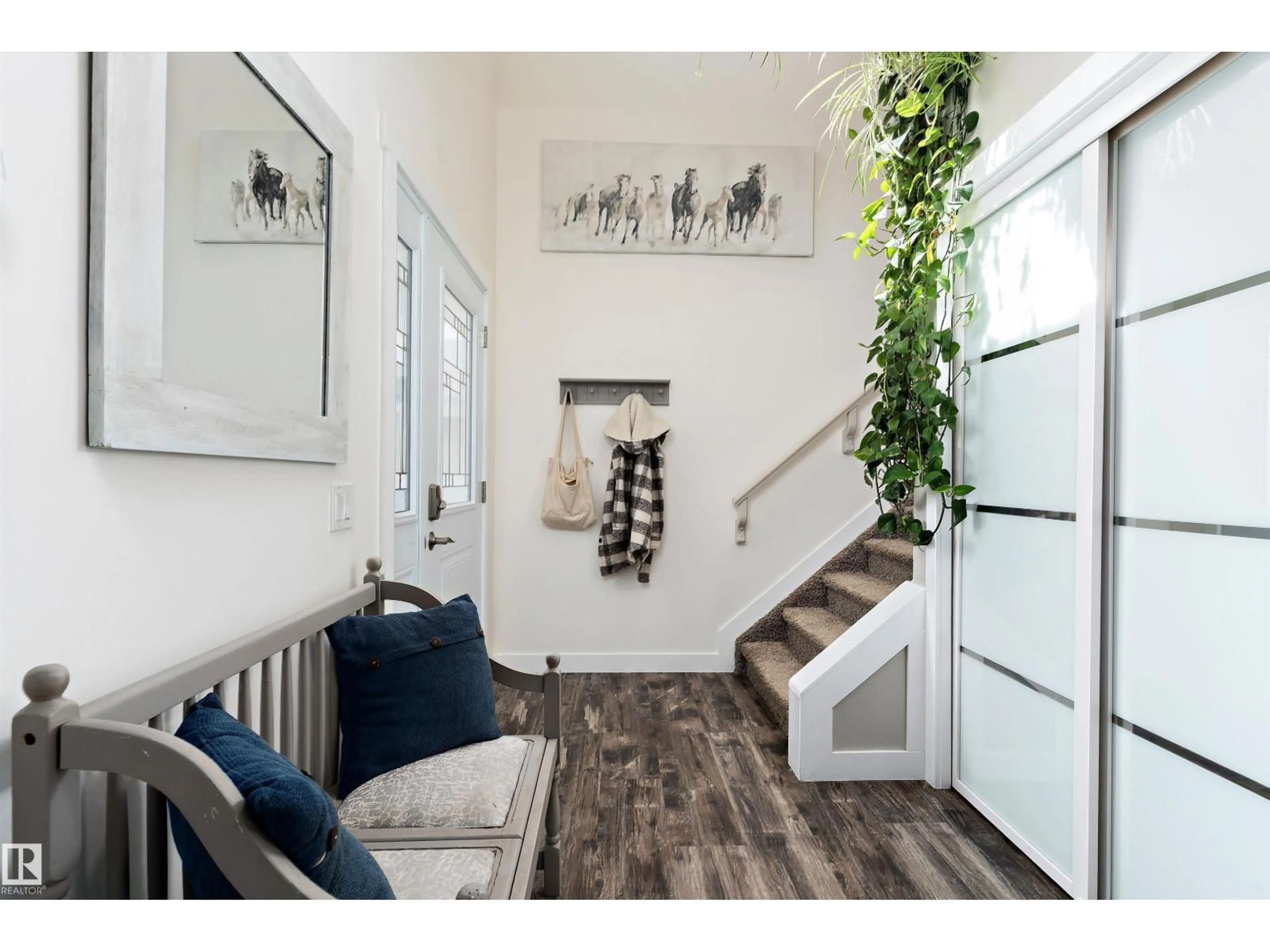 Indoor entryway for 16532 140 ST, Edmonton Alberta T6V0K7