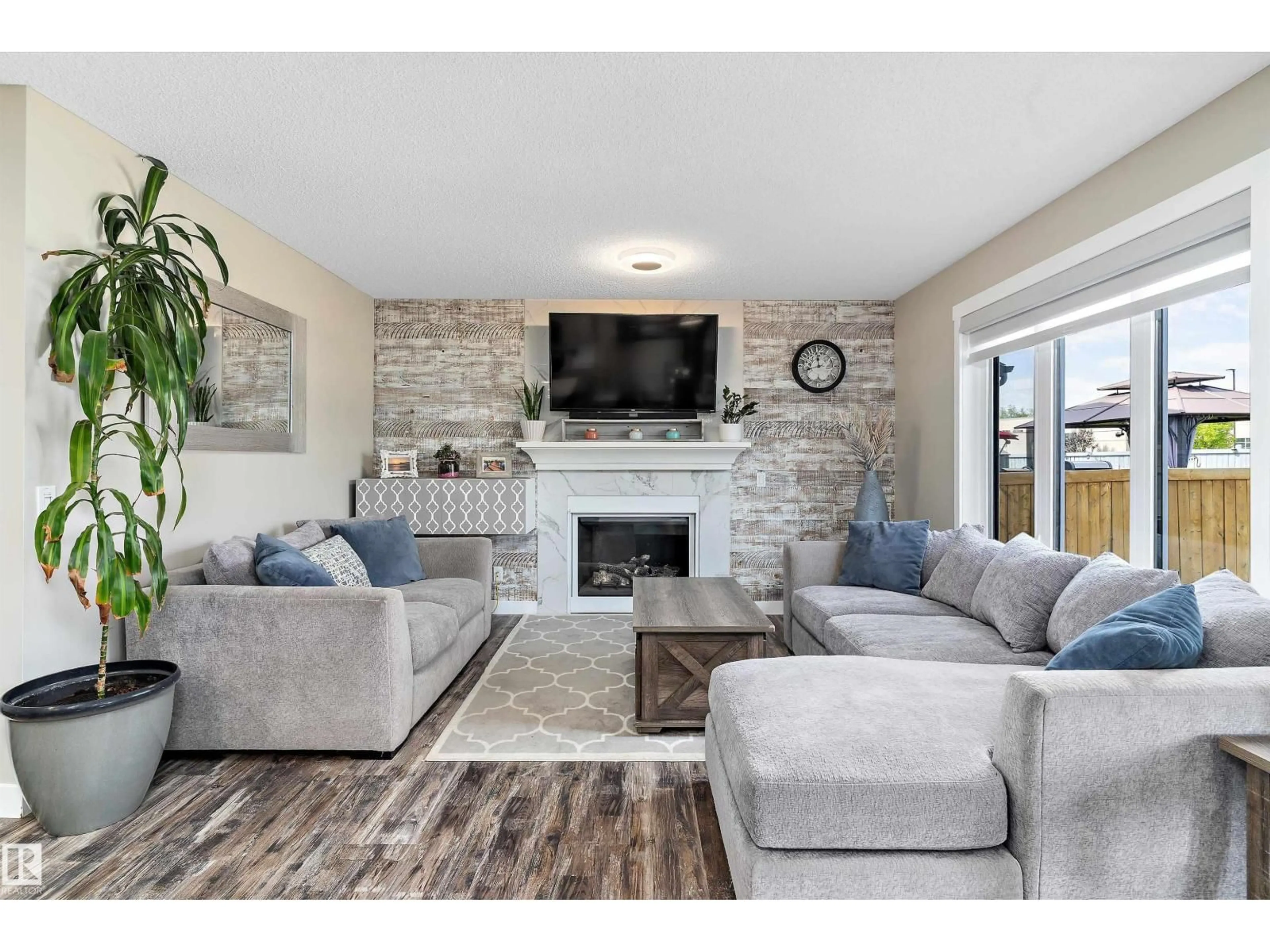 Living room with furniture, unknown for 16532 140 ST, Edmonton Alberta T6V0K7