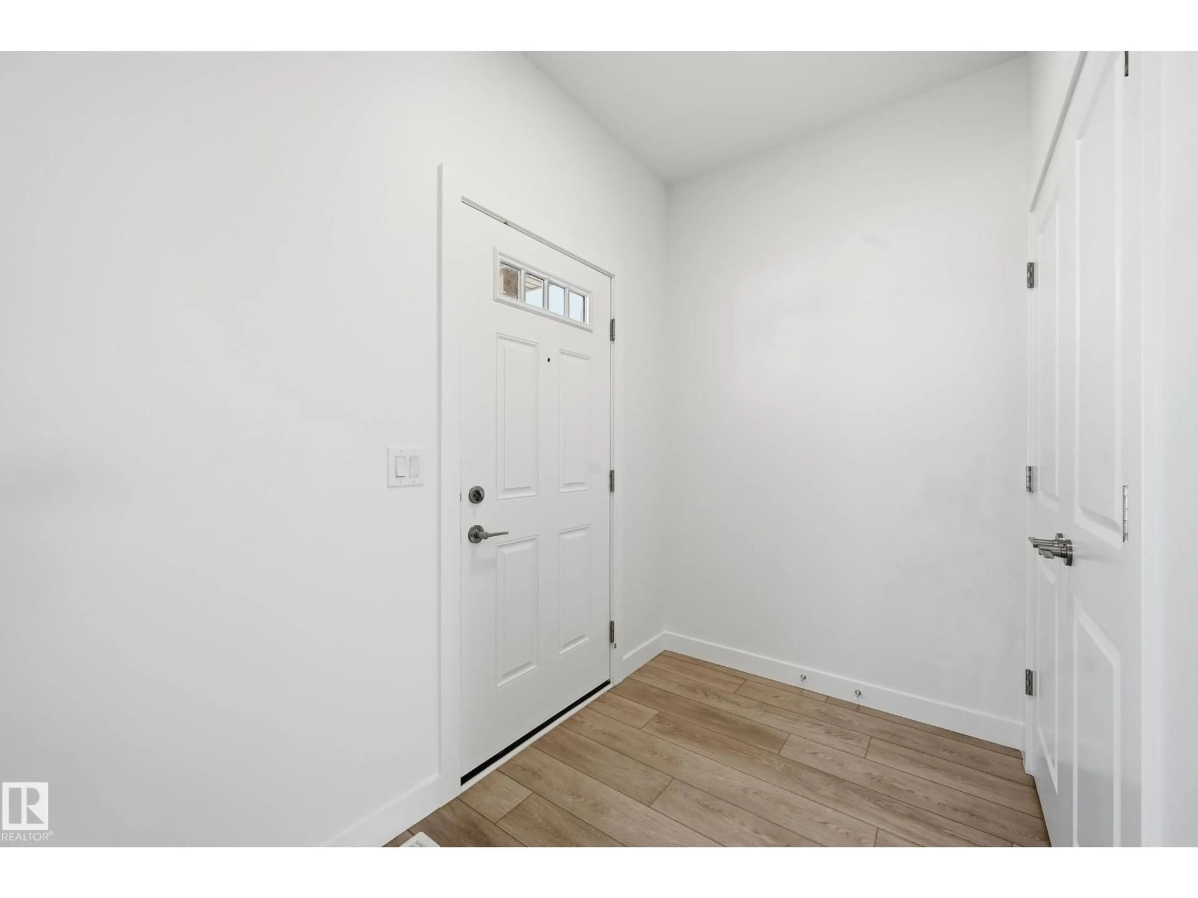 Indoor entryway for 245 WATTLE RD, Leduc Alberta T9E0T7