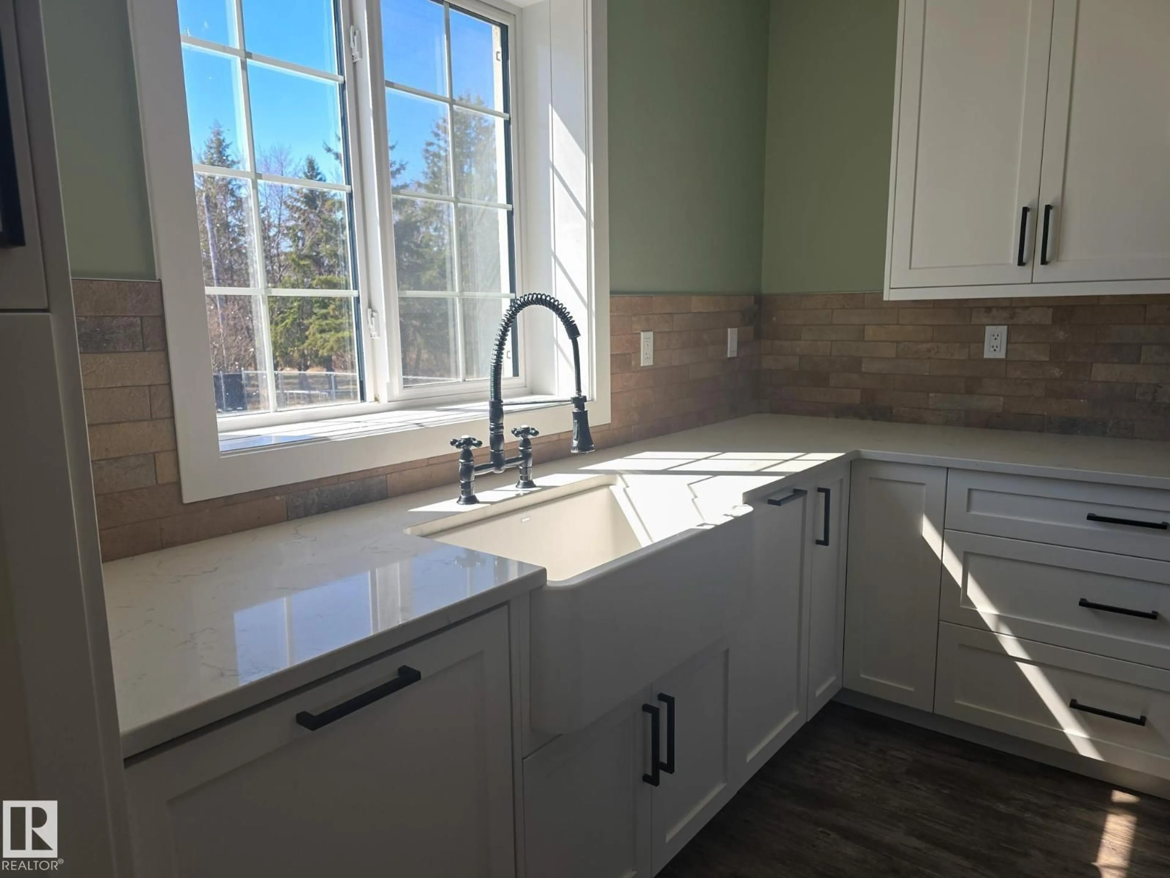 Open concept kitchen, ceramic/tile floor for 5029 54 AV, Wabamun Alberta T0E2K0