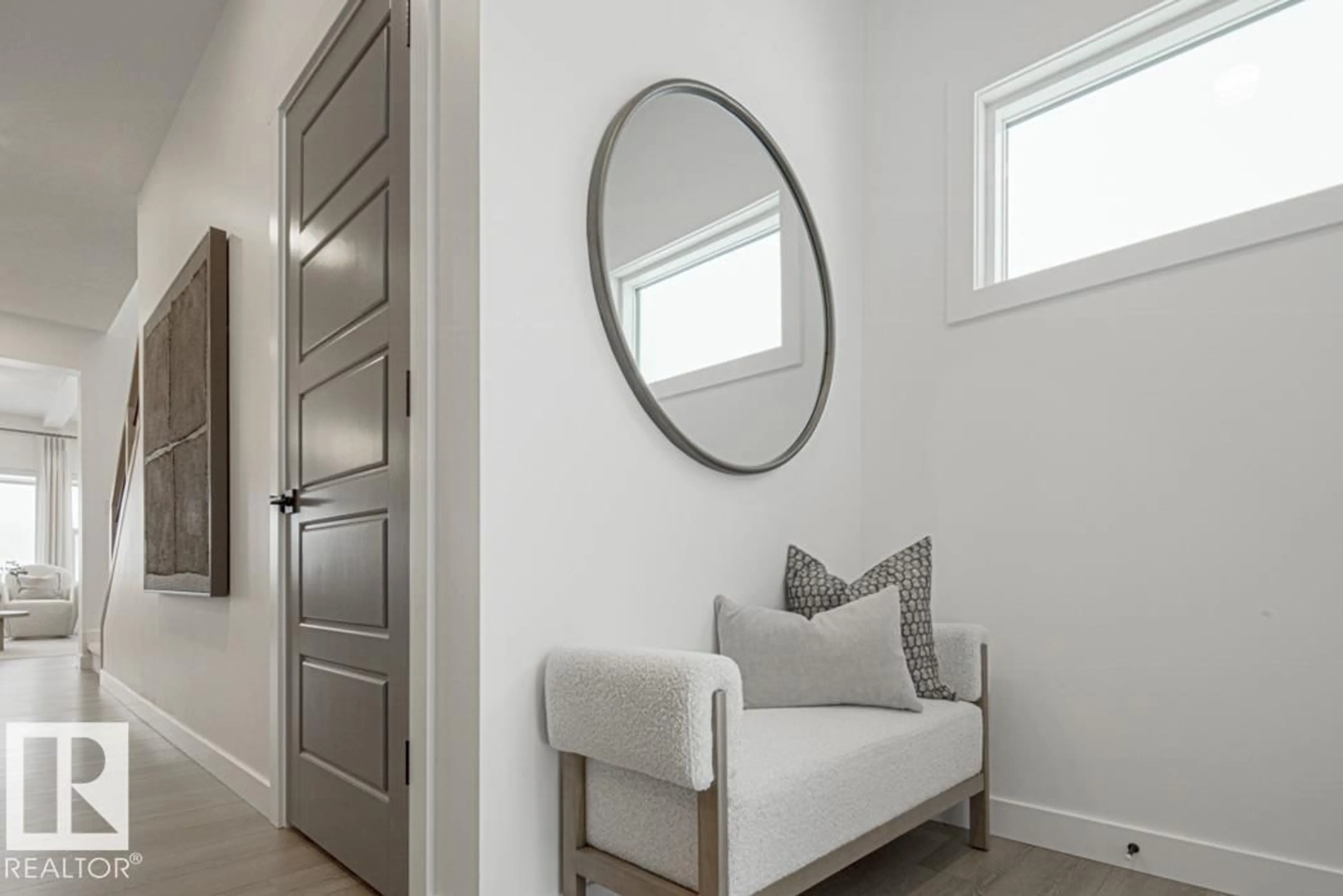 Indoor entryway for 5921 RAVEN CR, Edmonton Alberta T5S0S8