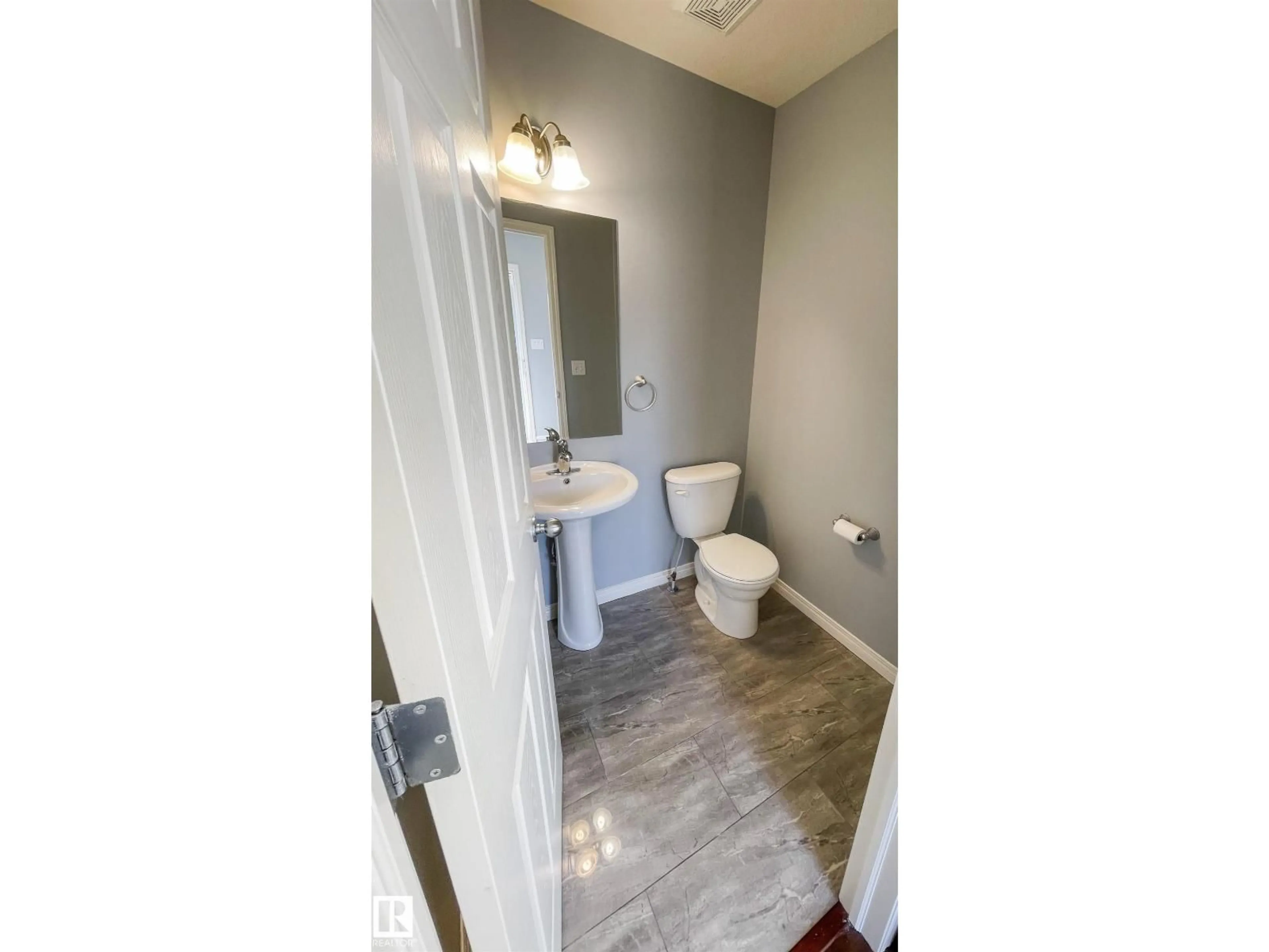Standard bathroom, ceramic/tile floor for 5806 118 AV, Edmonton Alberta T5W1E4