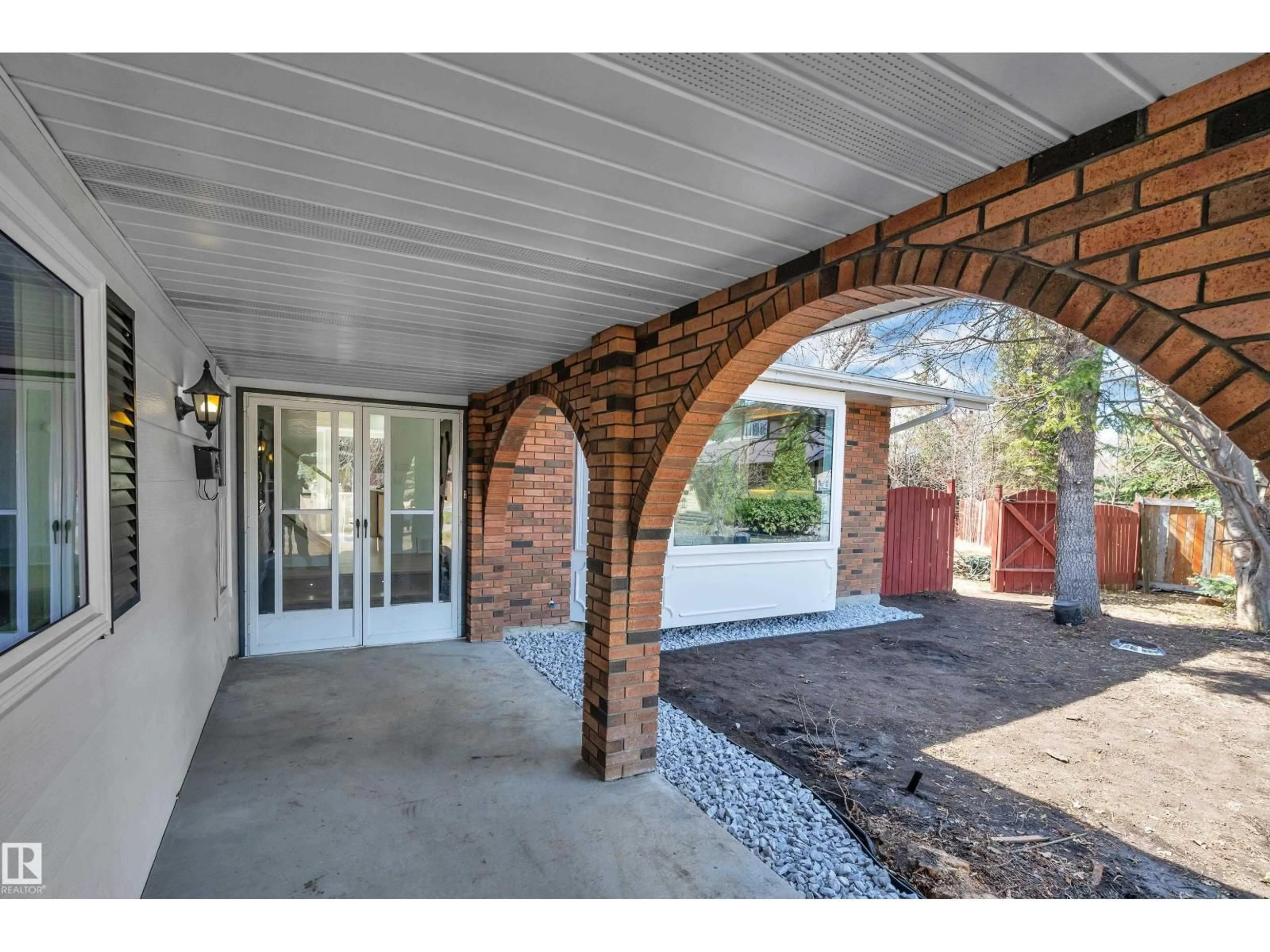 Indoor entryway for NW - 11615 24 AV, Edmonton Alberta T6J3R6