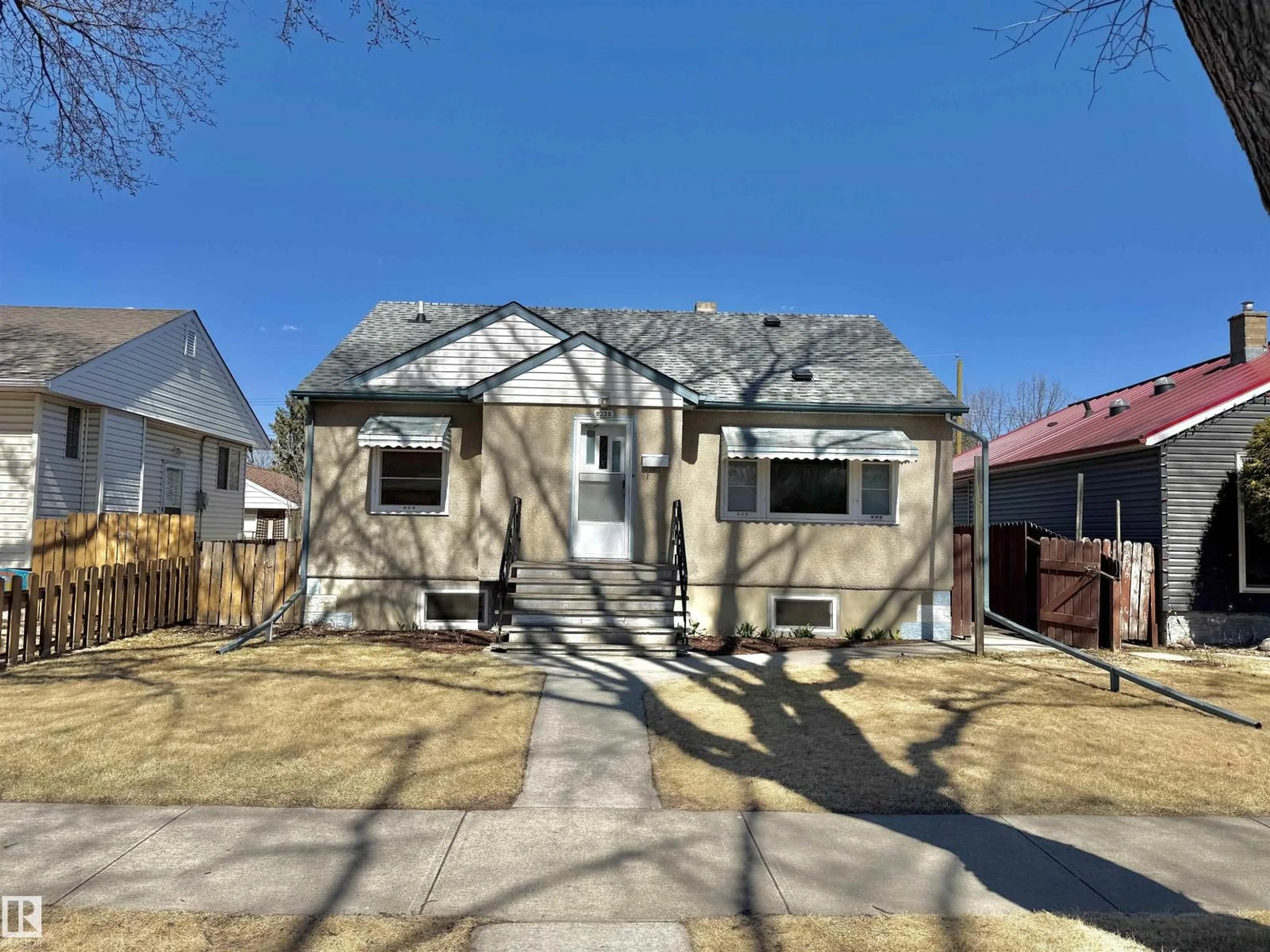 Unknown for 9330 72 AV, Edmonton Alberta T6E0V8