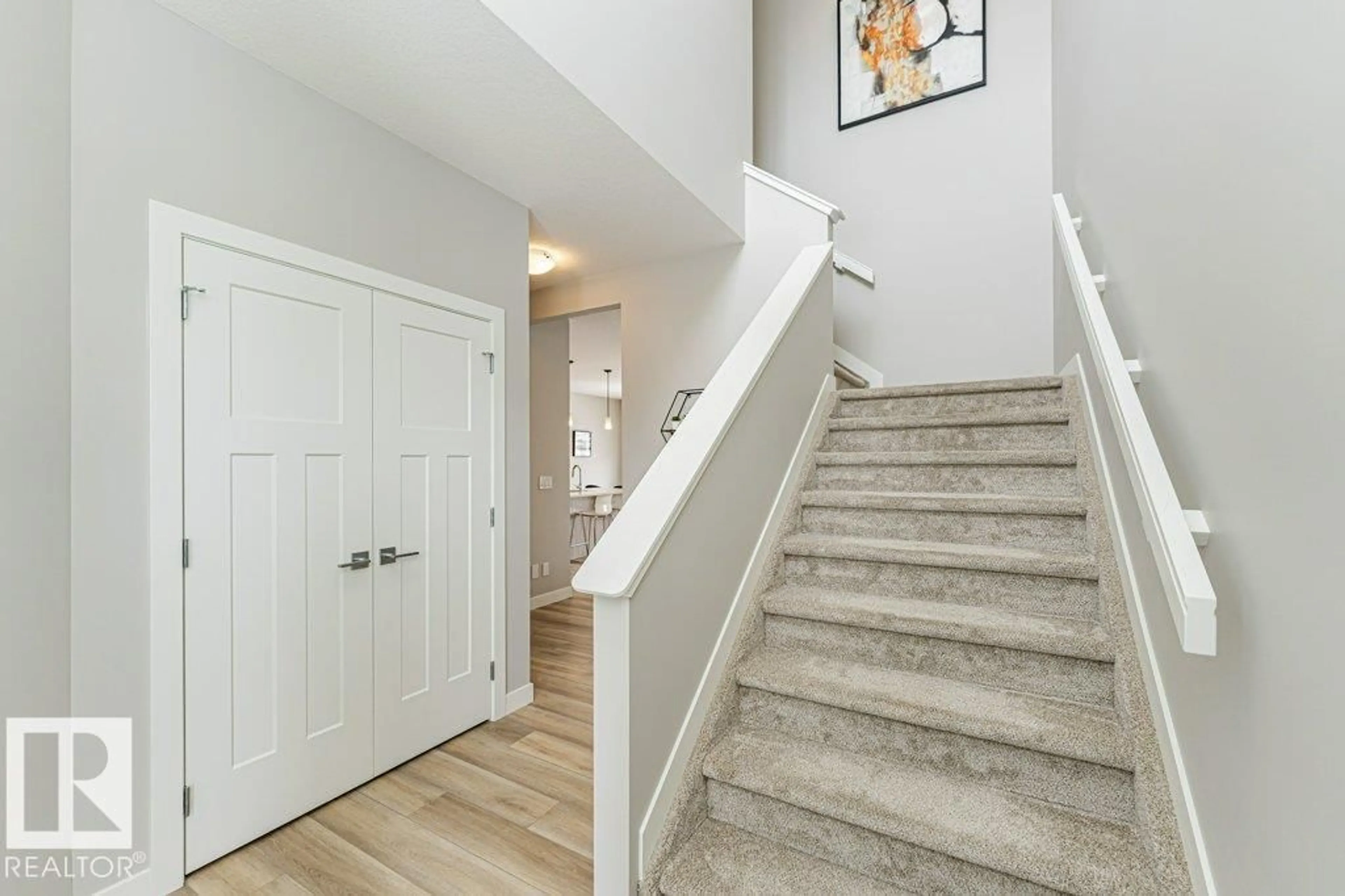 Indoor entryway for 10606 96 ST, Morinville Alberta T8R2N5