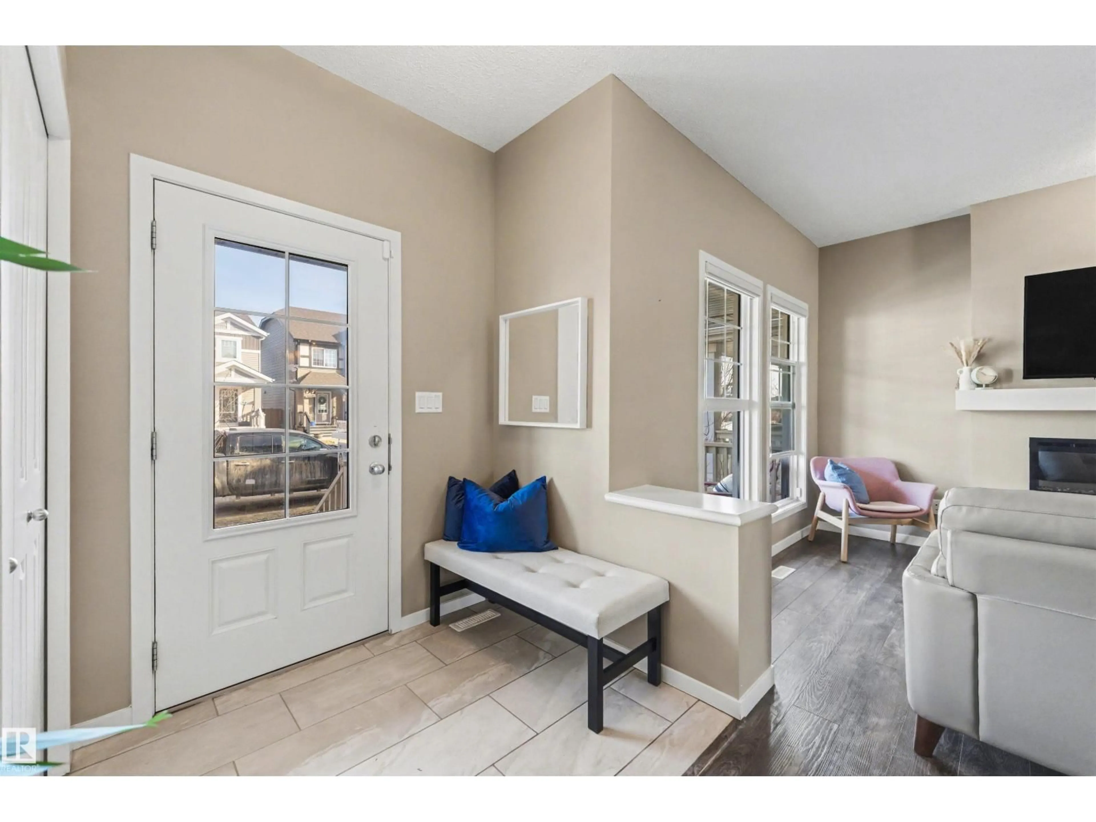 Indoor entryway for GR SW - 4042 CHAPPELLE GREEN, Edmonton Alberta T6W4B4