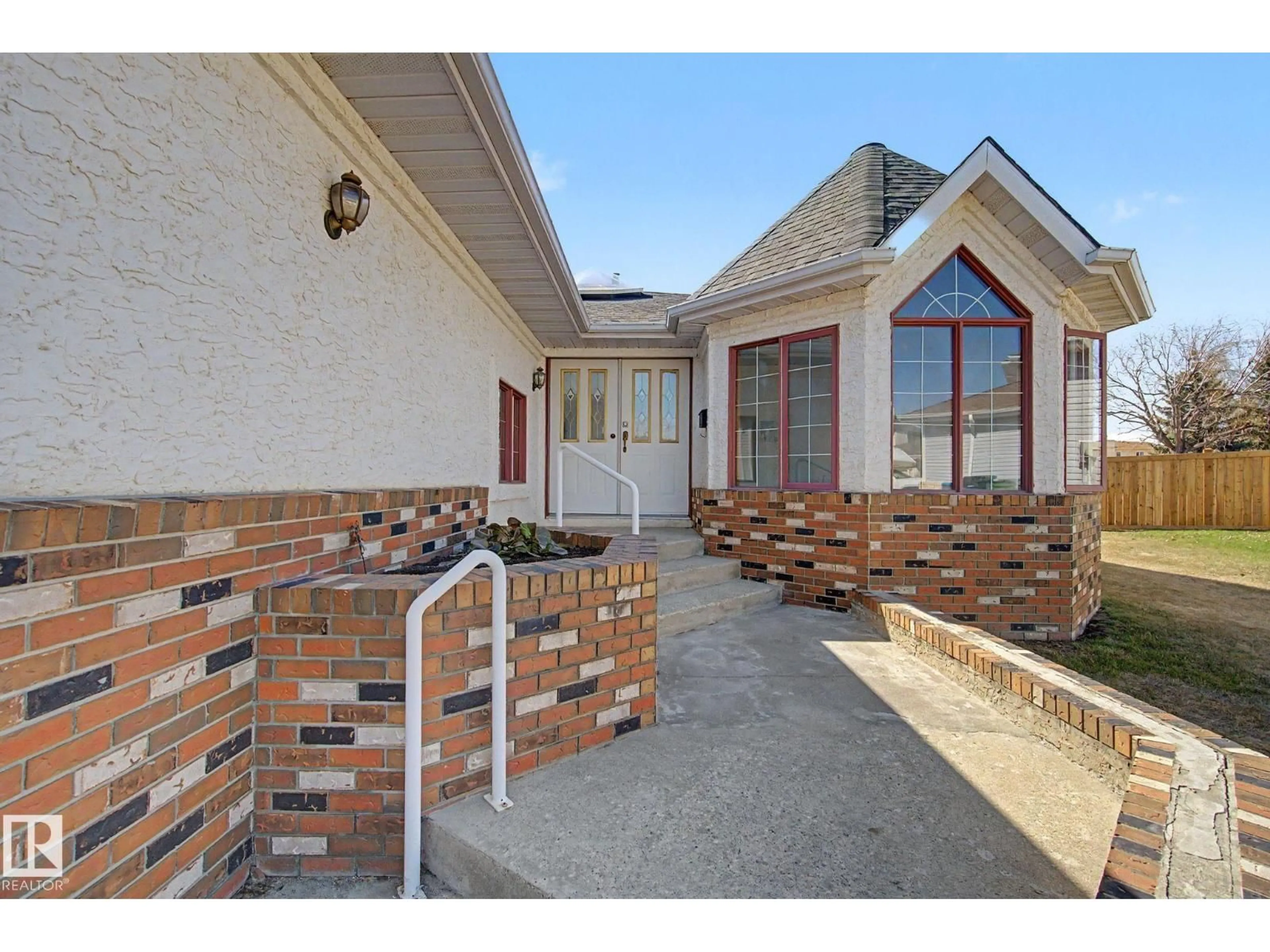 Unknown for NW - 4228 46 ST, Edmonton Alberta T6L6L9