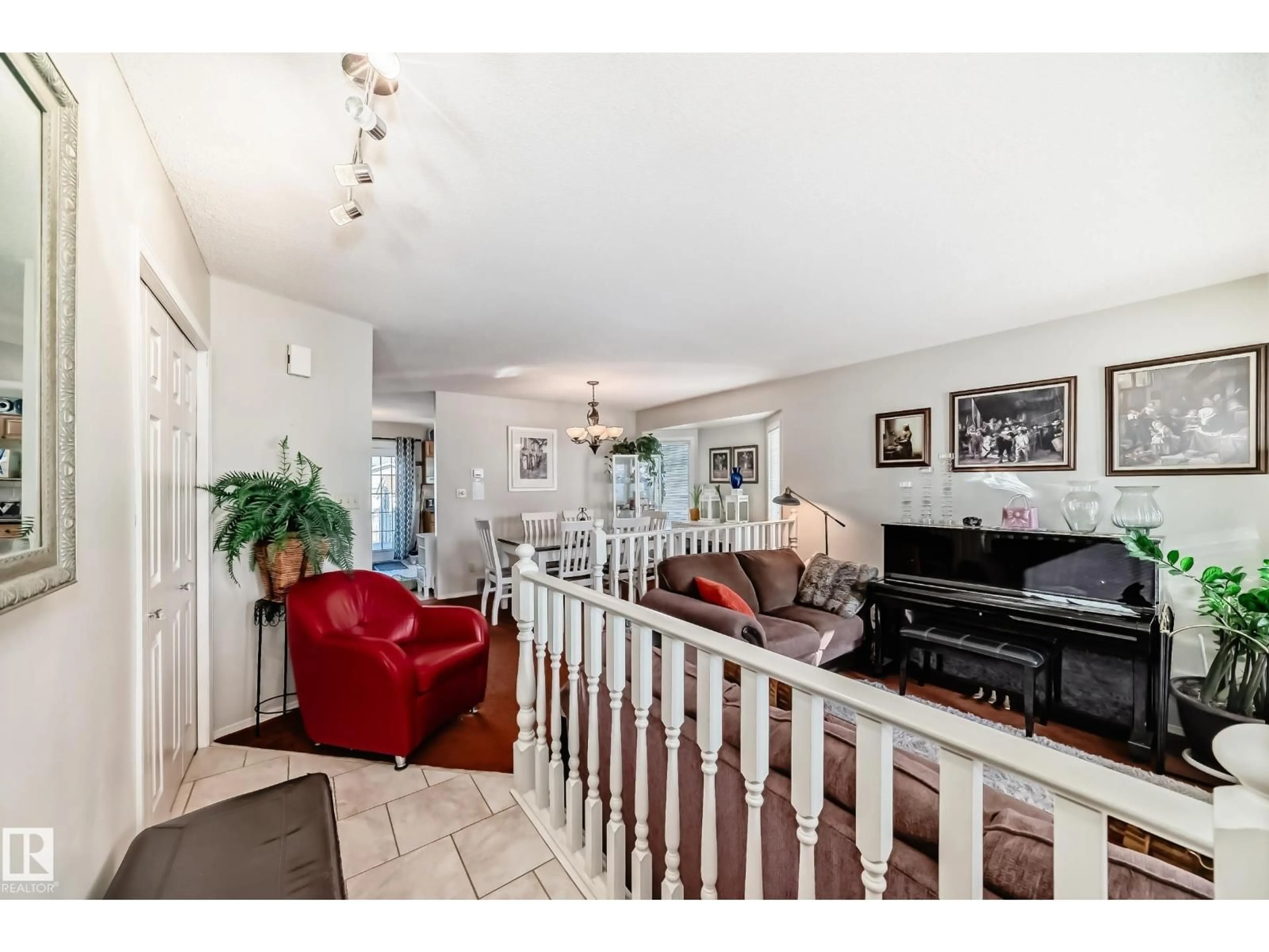 Unknown for 3218 36 ST, Edmonton Alberta T6L4V9