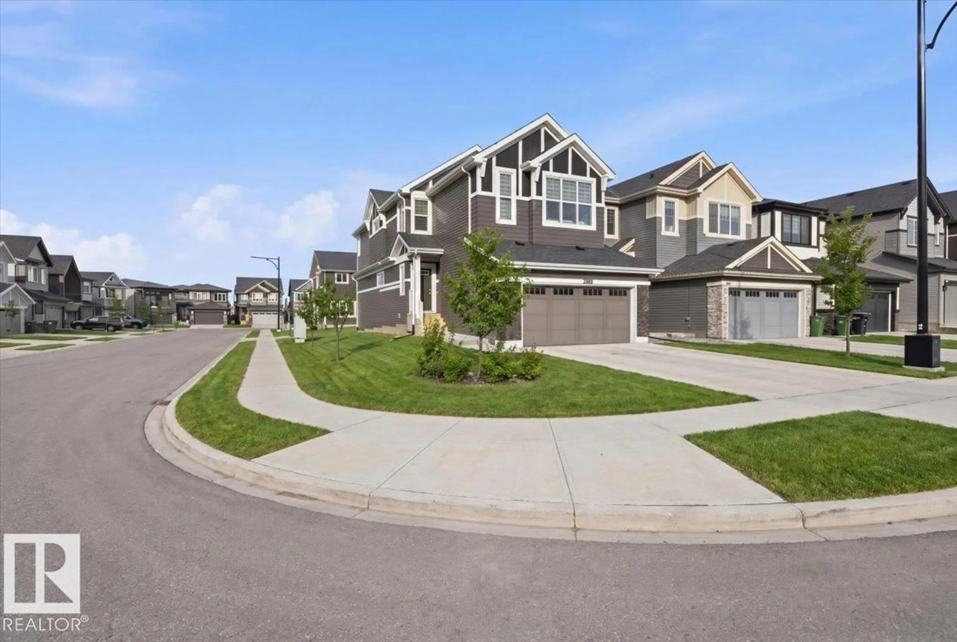 Home with vinyl exterior material, street for 3888 CHRUSTAWKA PL, Edmonton Alberta T6W5B2