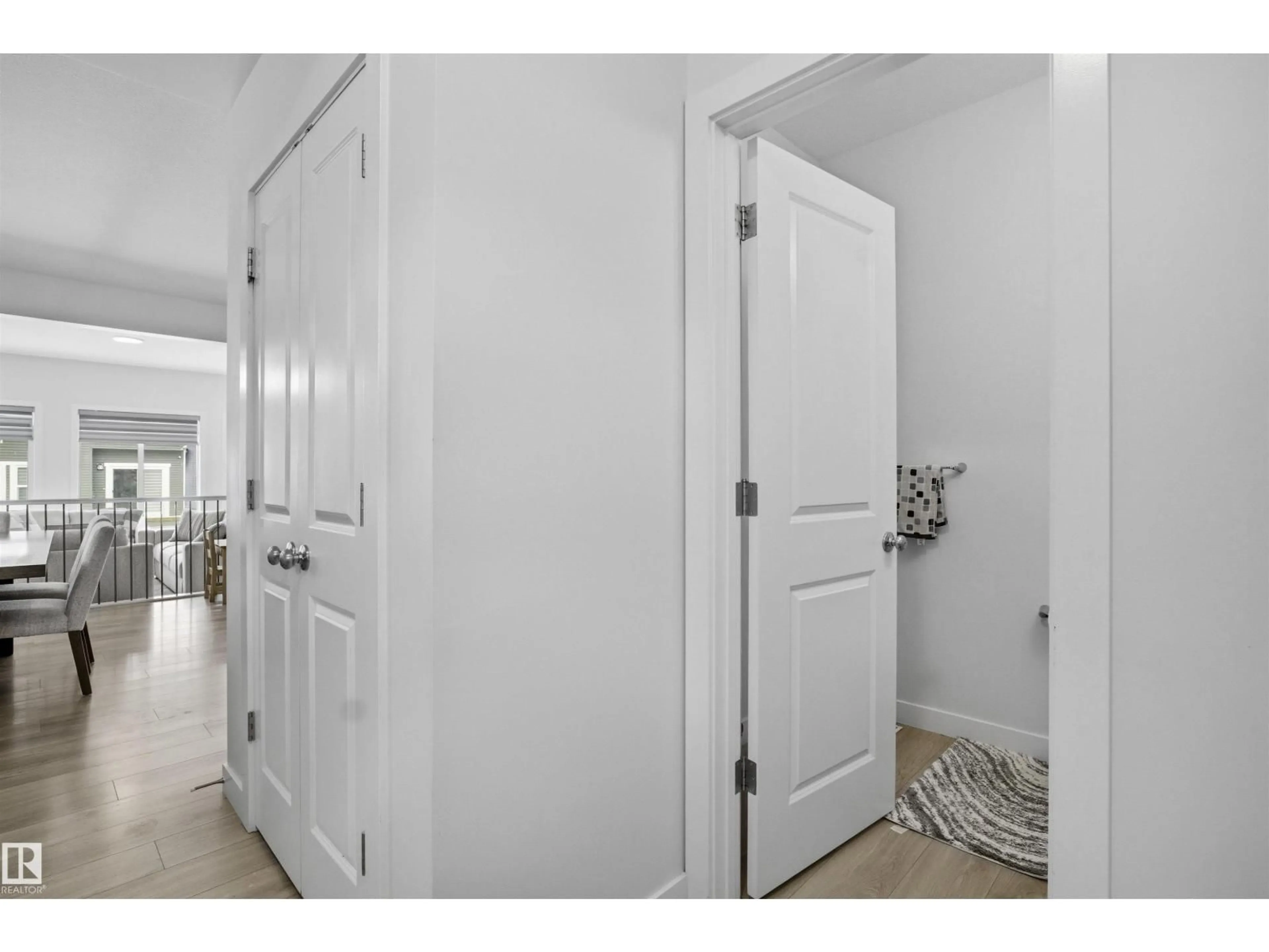 Indoor entryway for 3888 CHRUSTAWKA PL, Edmonton Alberta T6W5B2