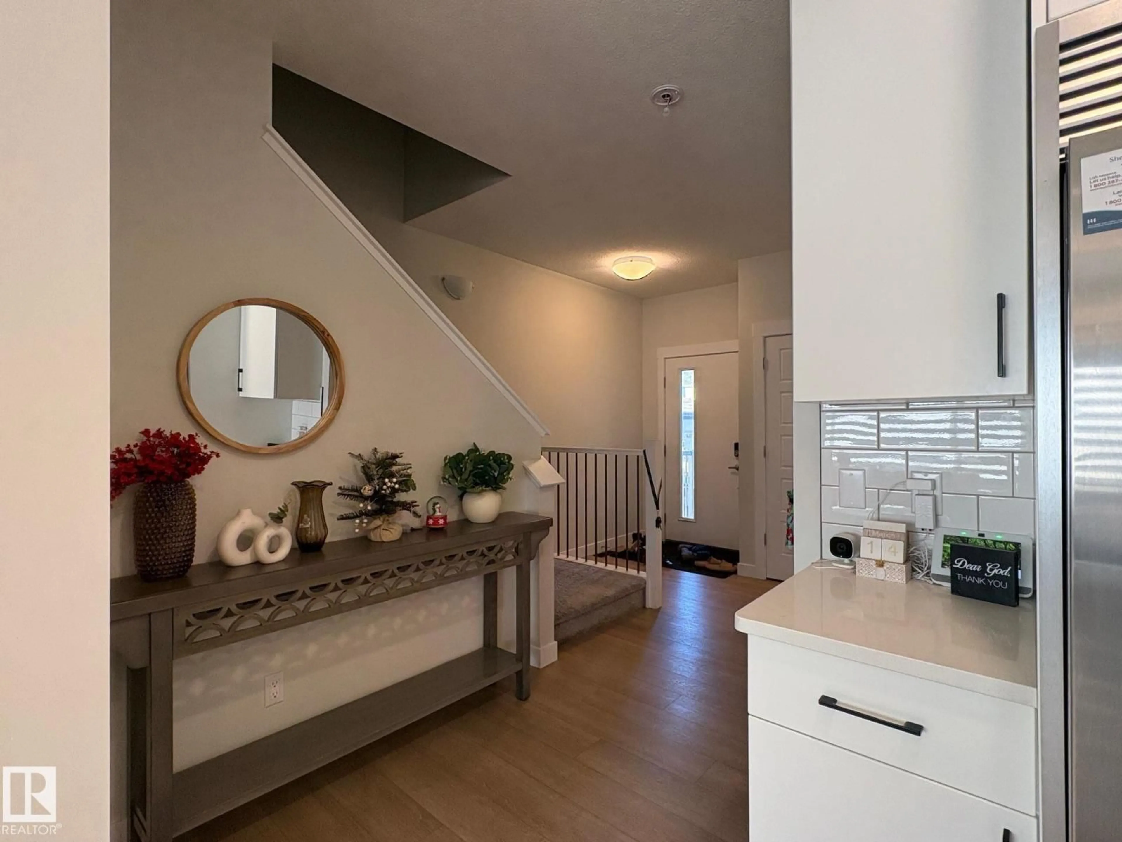 Indoor entryway for 9952 227 ST, Edmonton Alberta T5T7V1