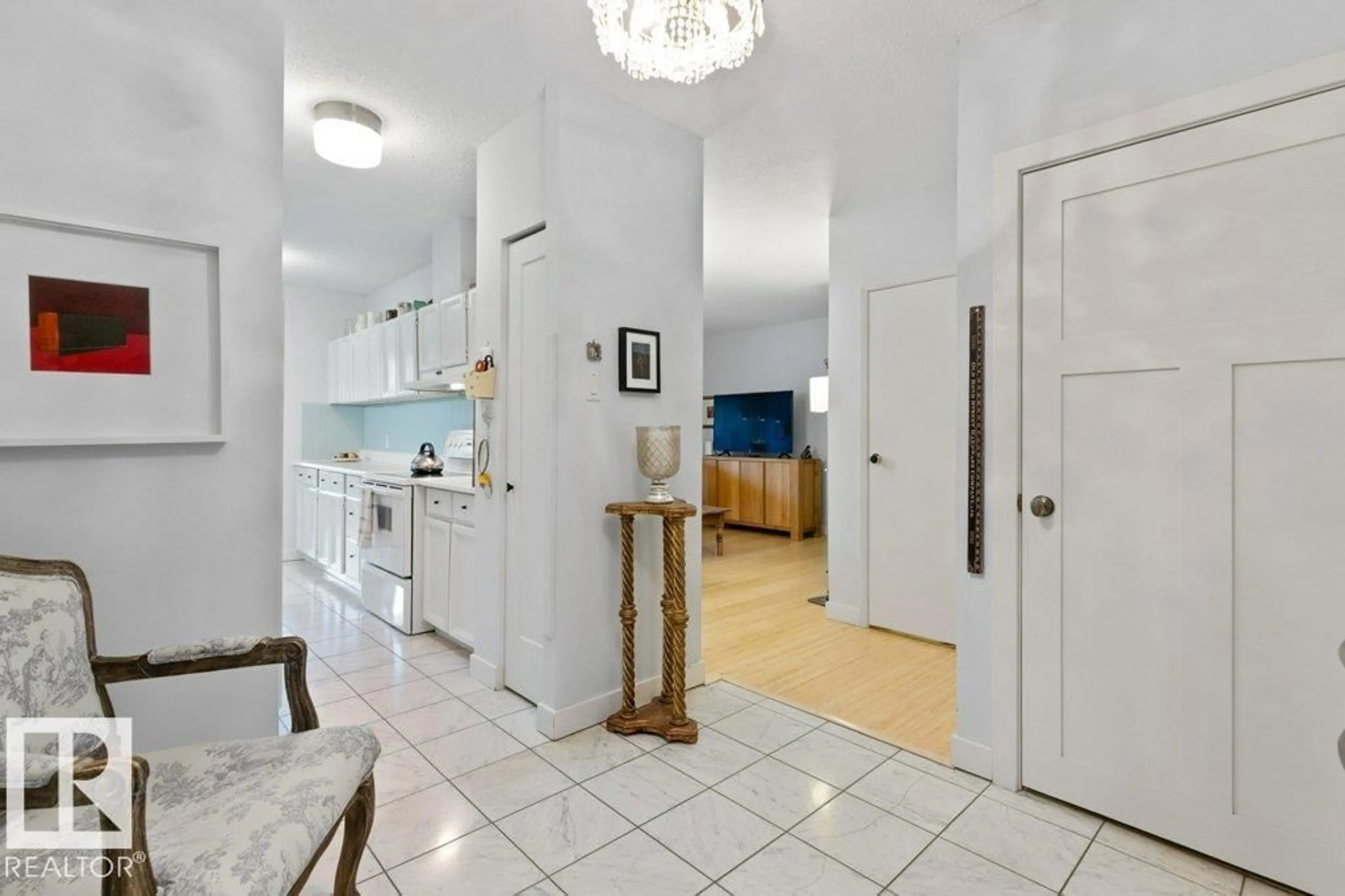Indoor entryway for 202 - 9809 110 ST, Edmonton Alberta T5K2J9