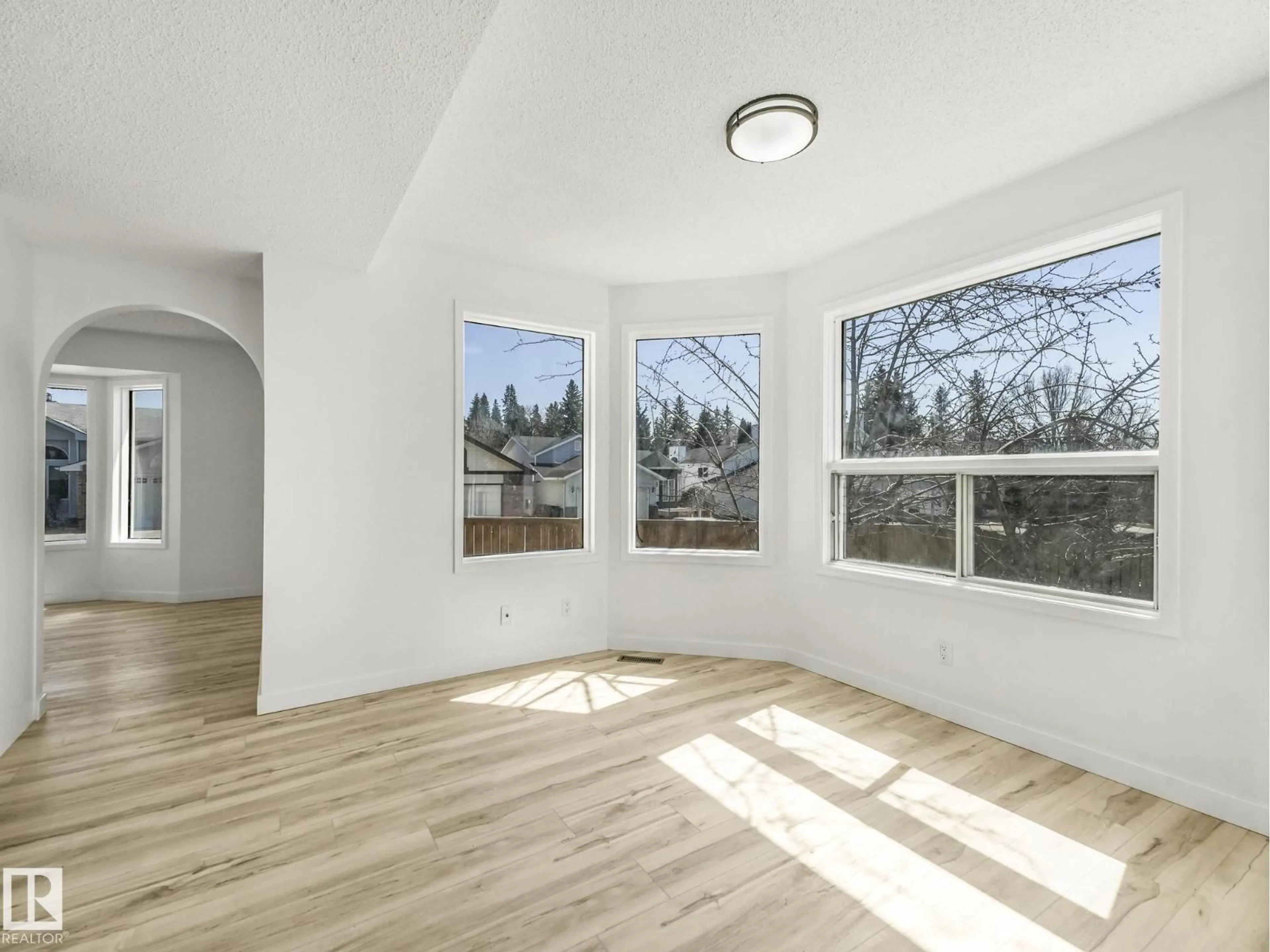 A pic of a room for 4103 28 AV, Edmonton Alberta T6L4H2