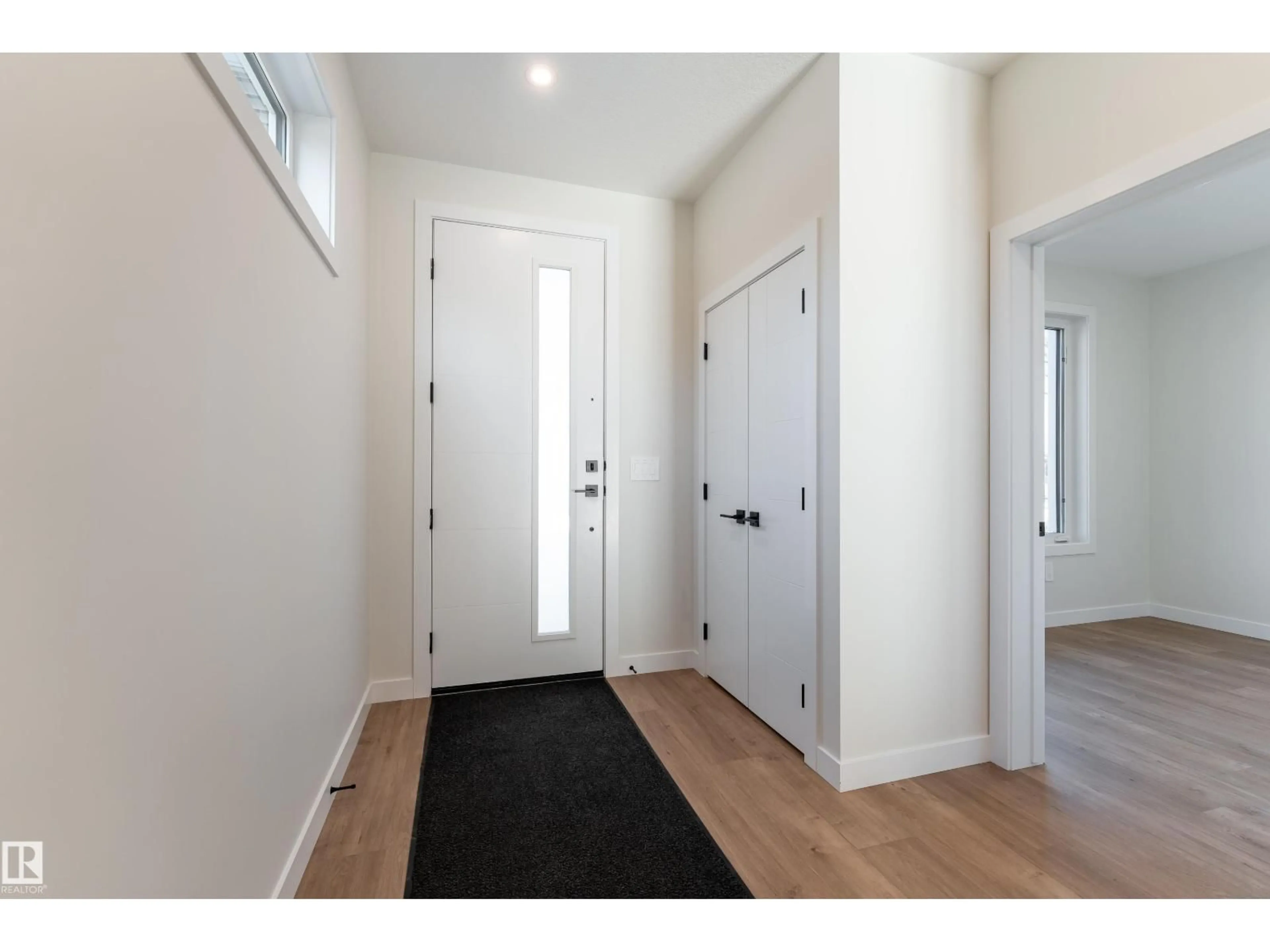 Indoor entryway for NW - 13034 123A ST, Edmonton Alberta T5L0L2