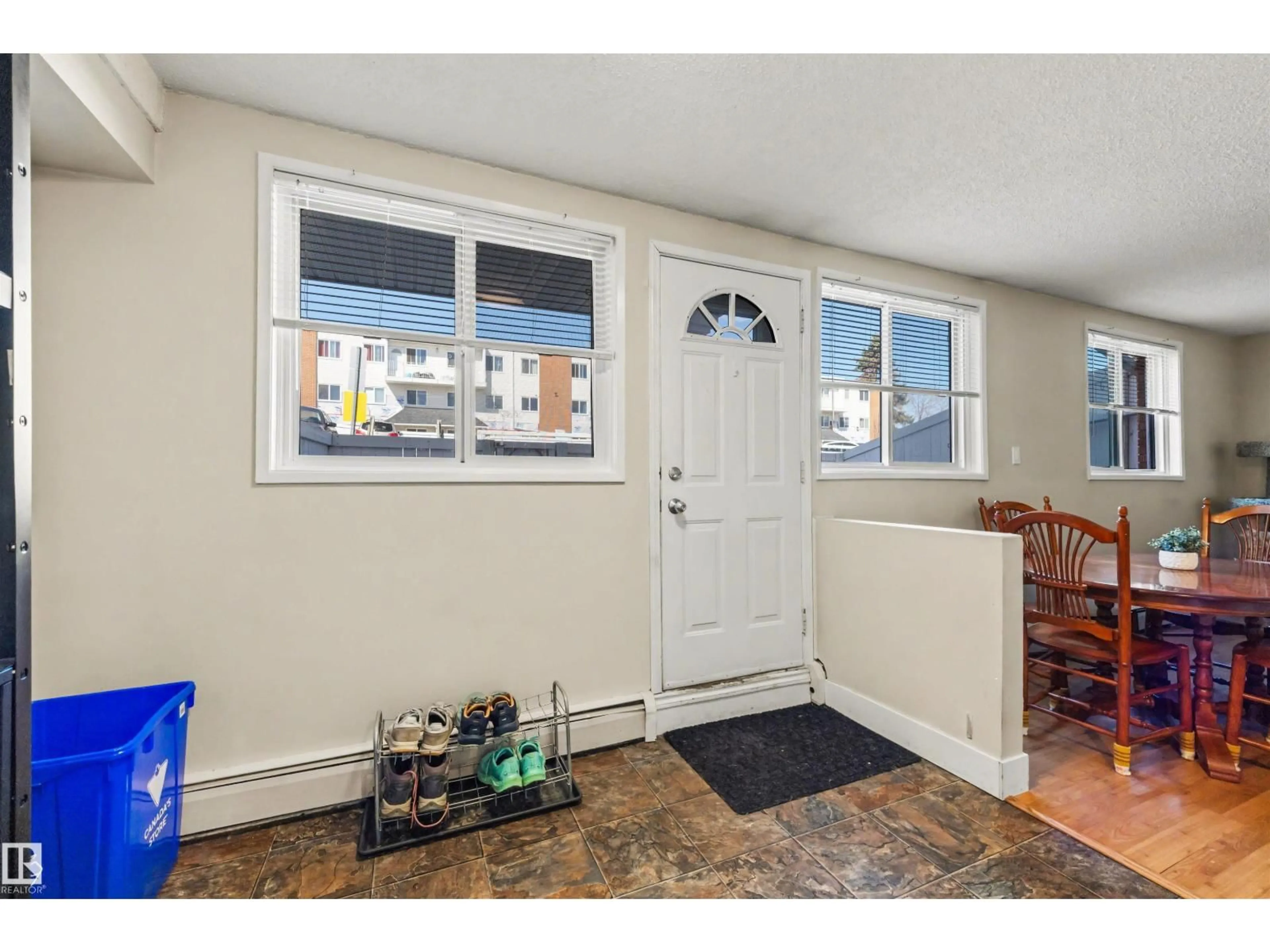 Indoor entryway for #110 - 14520 52 ST, Edmonton Alberta T5A3K5