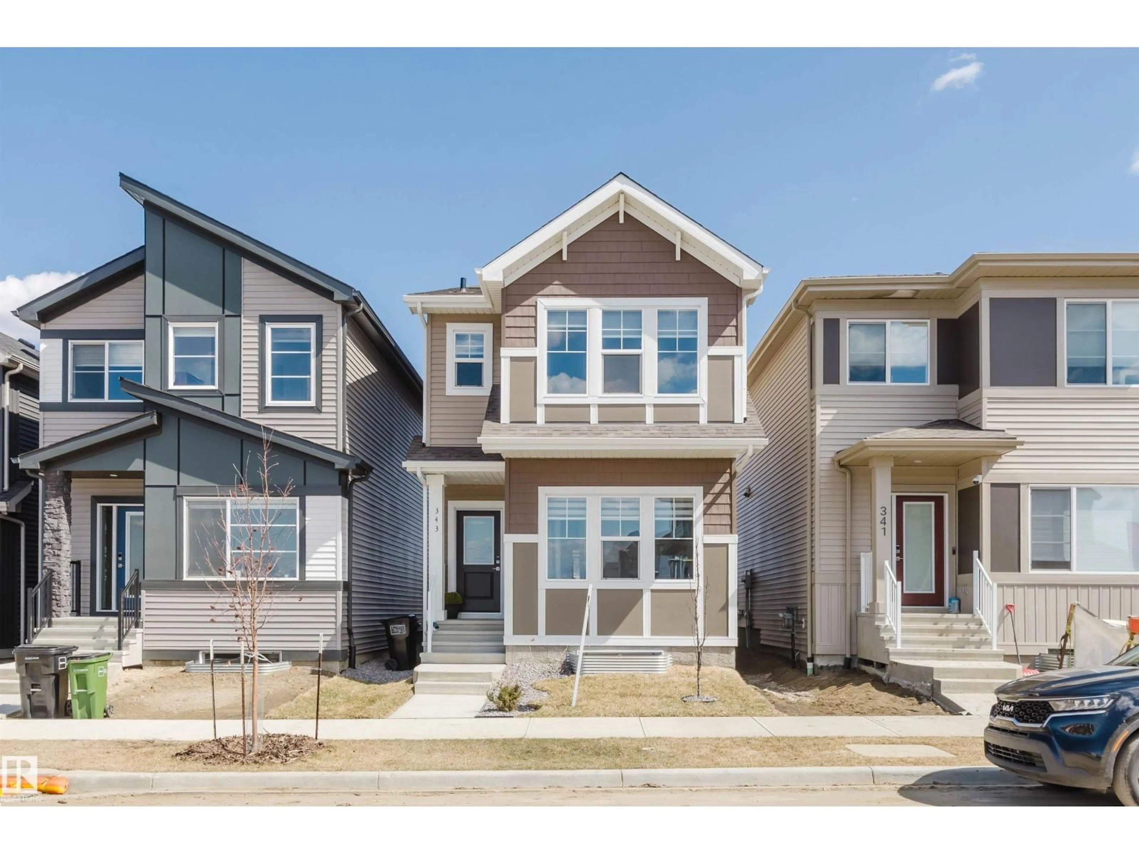 Home with vinyl exterior material, street for 343 EDGEMONT DR, Edmonton Alberta T6M3G7
